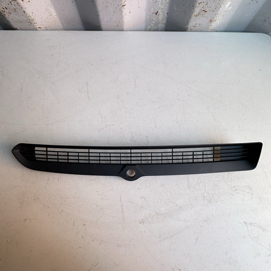 15-19 CHEVY CORVETTE C7 OEM CENTER DASH UPPER DEFROST VENT TRIM OEM GM