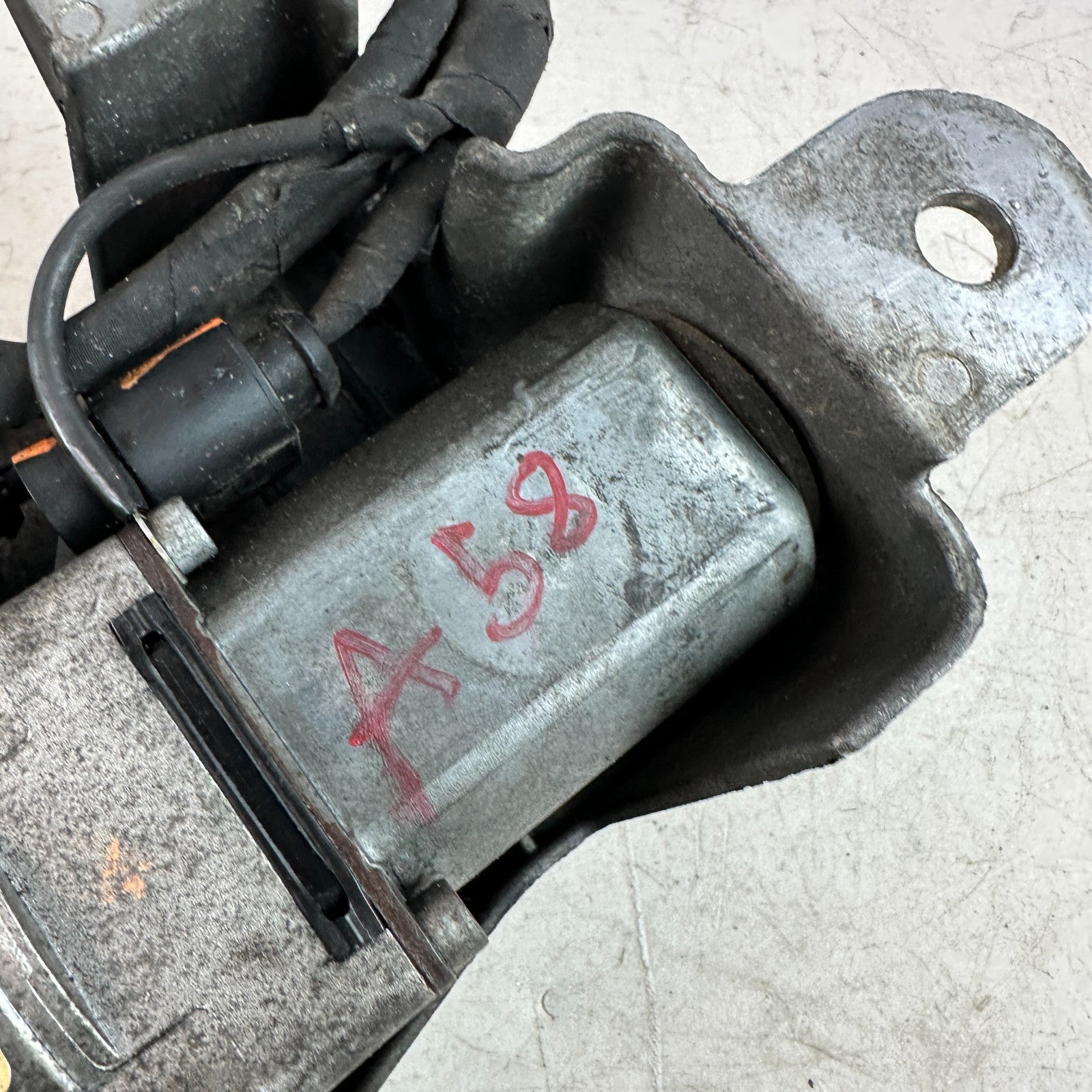 2016-2024 CHEVROLET CAMARO DIFFERENTIAL ACTUATOR LOCK CONTROL MODULE 9042305 OEM