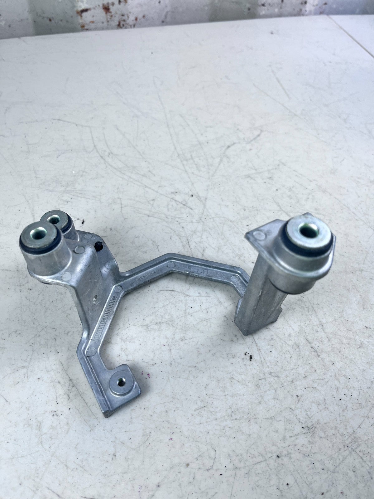 2014-2019 CHEVROLET CORVETTE BRAKE BOOSTER PUMP SUPPORT BRACKET 22895342 OEM