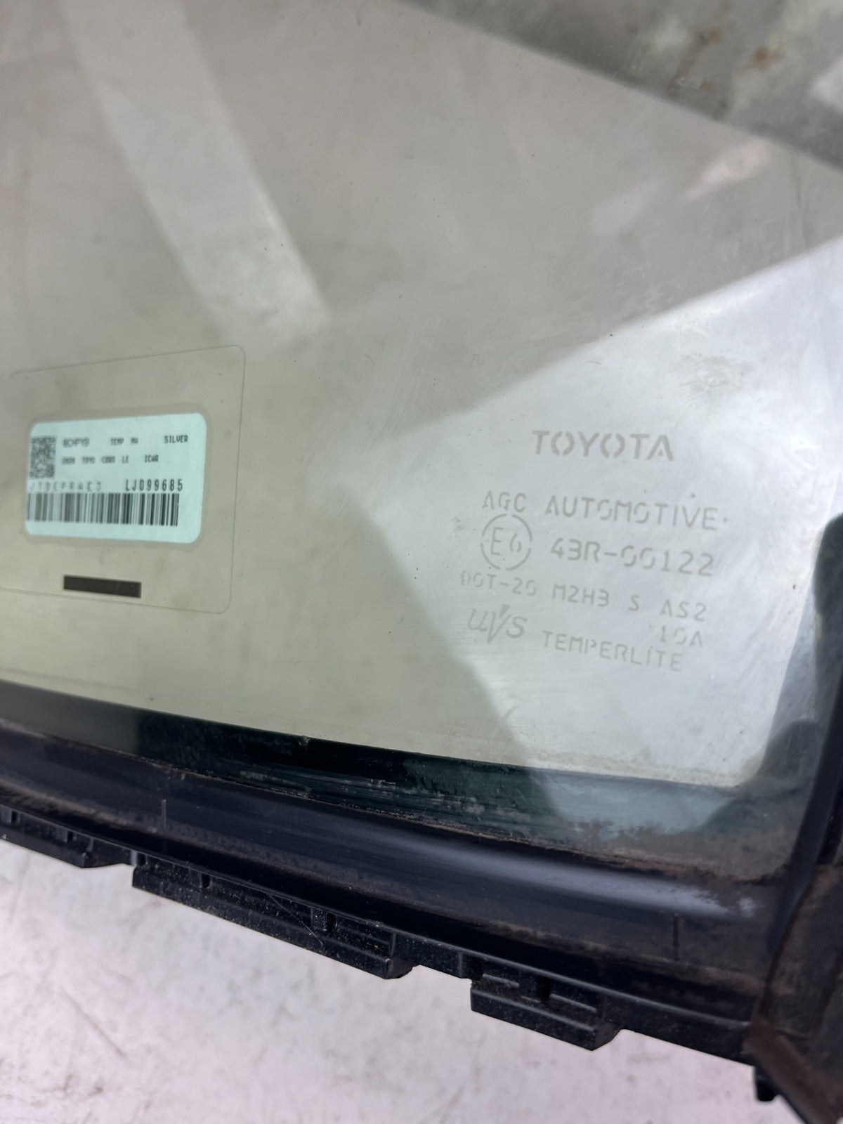 2020-2025 TOYOTA COROLLA REAR LEFT DRIVER SIDE DOOR WINDOW CORNER VENT GLASS OEM