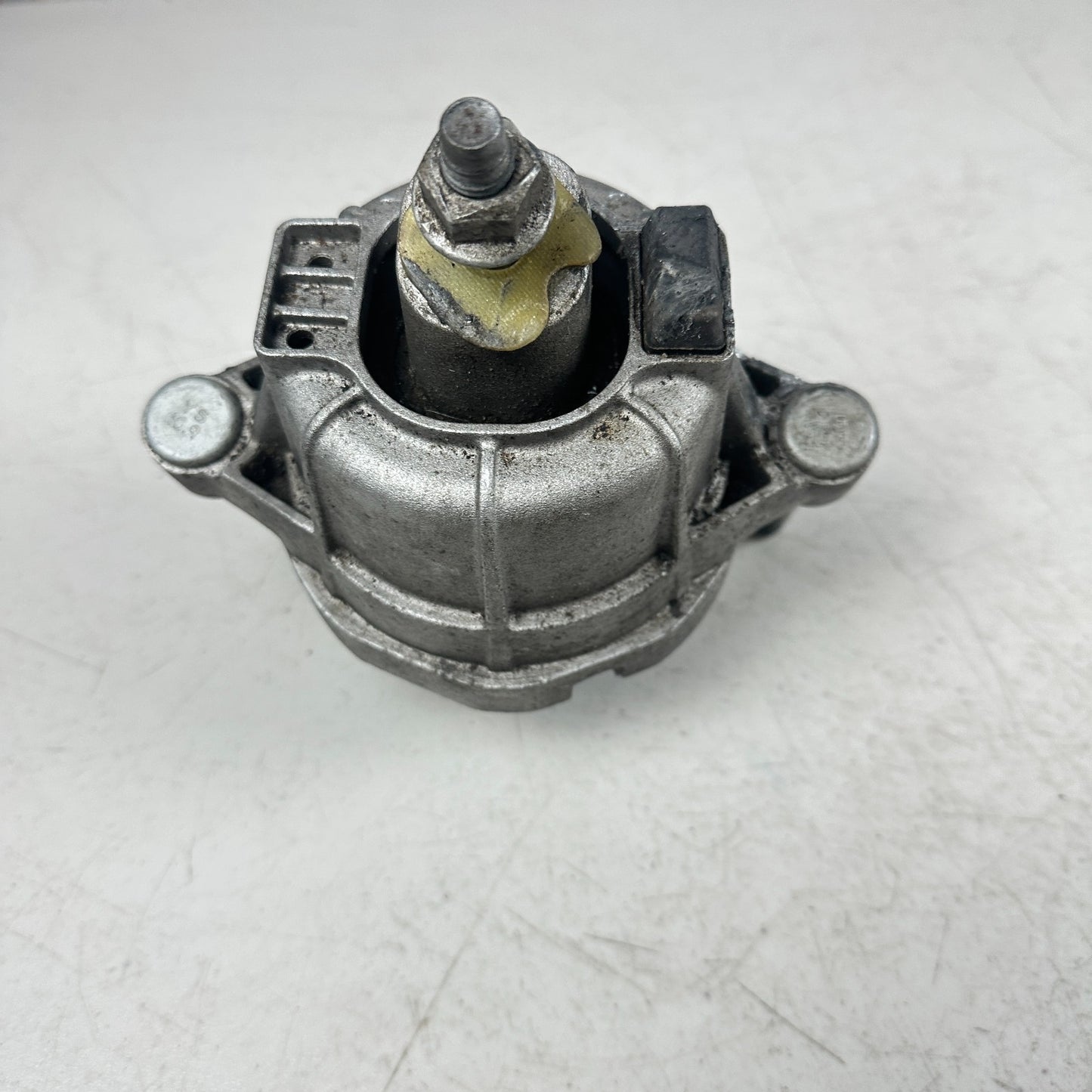2015-19 CHEVROLET CORVETTE LEFT DRIVER SIDE ENGINE MOTOR FRAME MOUNT SUPPORT OEM
