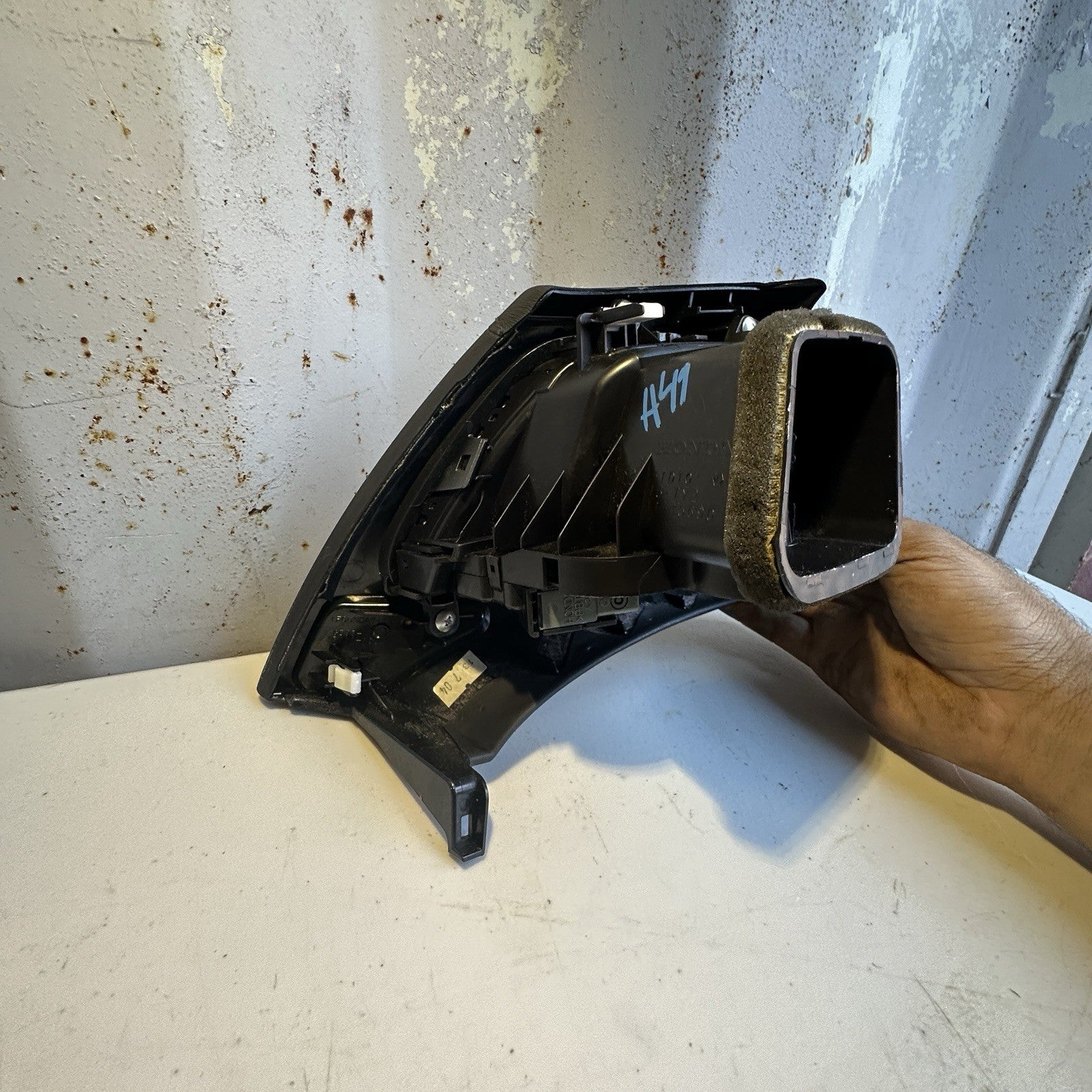2014-2017 Acura RLX OEM Left Front Center Dash A/C Air Vent