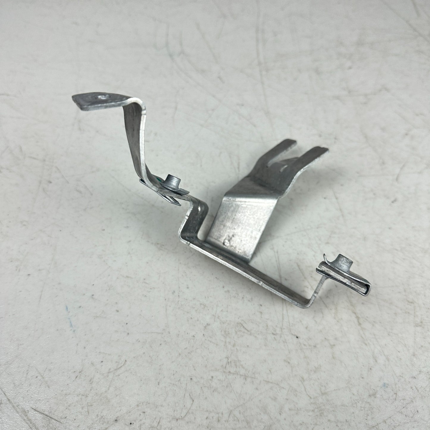 2014-2019 CHEVROLET CORVETTE C7 AUTOMATIC TRANSMISSION FLUID COOLER BRACKET OEM