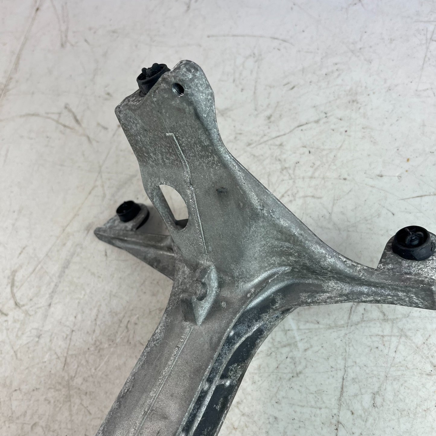 2015 - 2018 MERCEDES W205 C300 2.0L INTERCOOLER SUPPORT BRACKET A2740981439 OEM