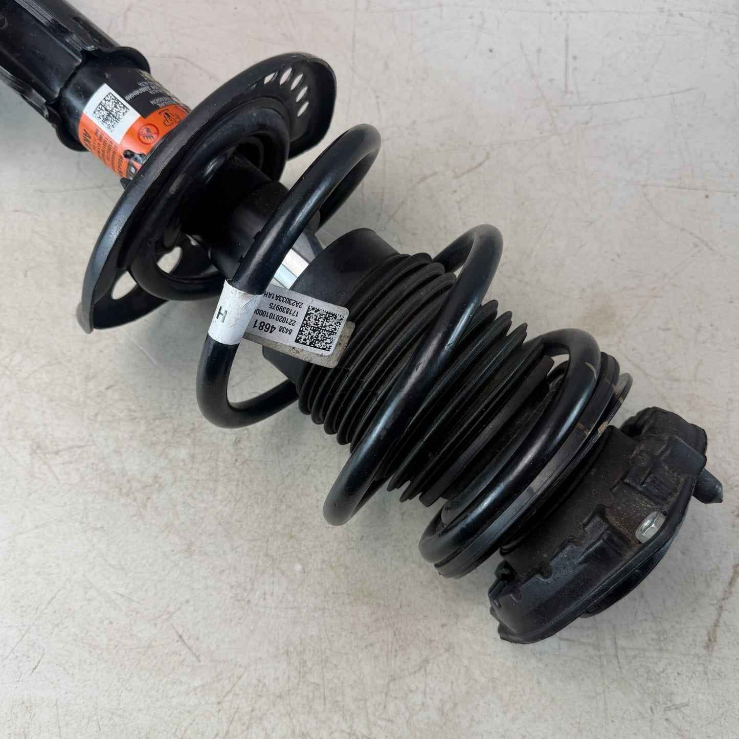 2016 -2024 CHEVROLET CAMARO FRONT RIGHT SIDE SHOCK STRUT ABSORBER 84384681 OEM