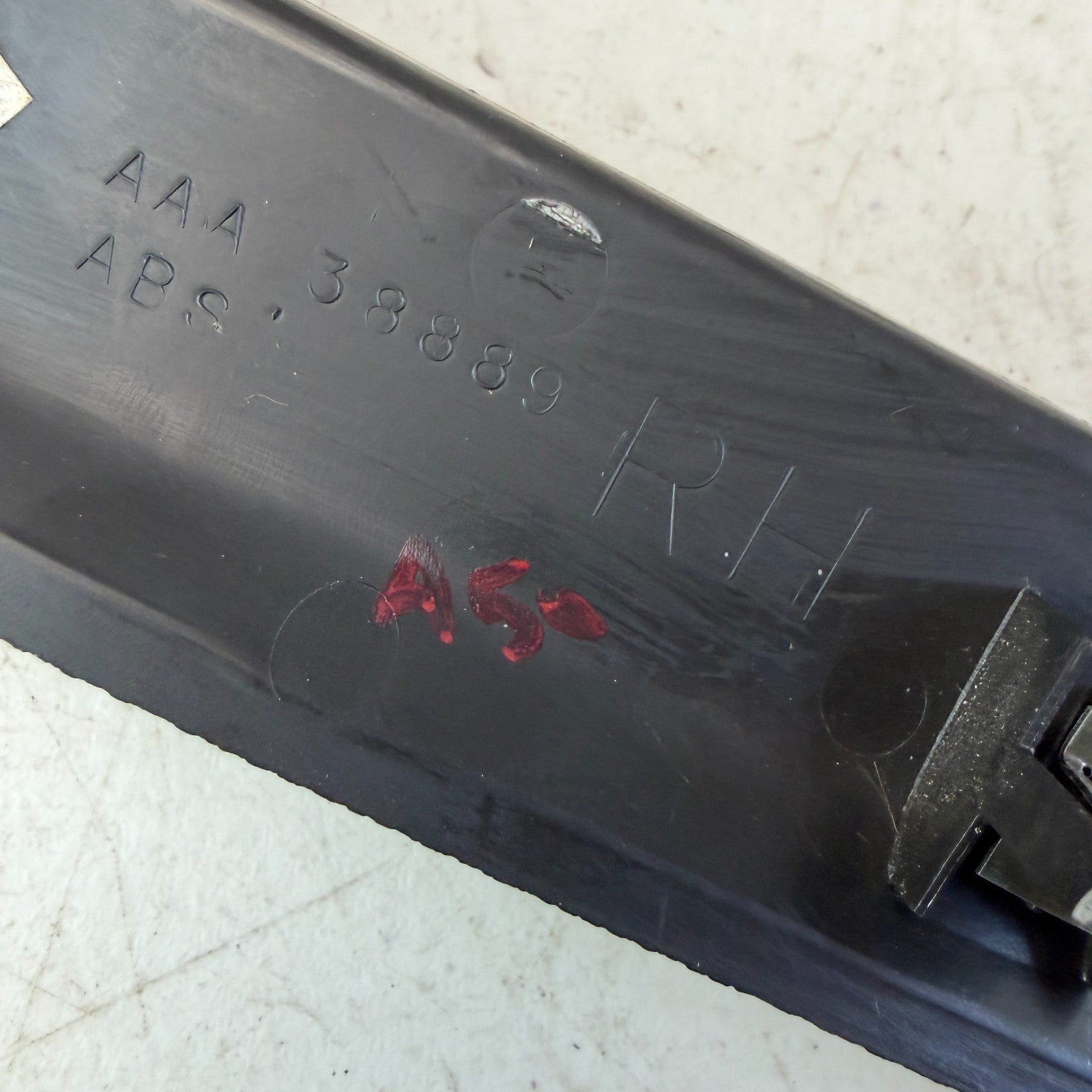 2005-2013 CHEVROLET CORVETTE LEFT SIDE LOWER B PILLAR COVER TRIM AAA38889 OEM