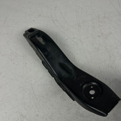 2016-24 CHEVROLET CAMARO REAR RIGHT SIDE CROSSMEMBER MOUNT BRACKET 23227530 OEM