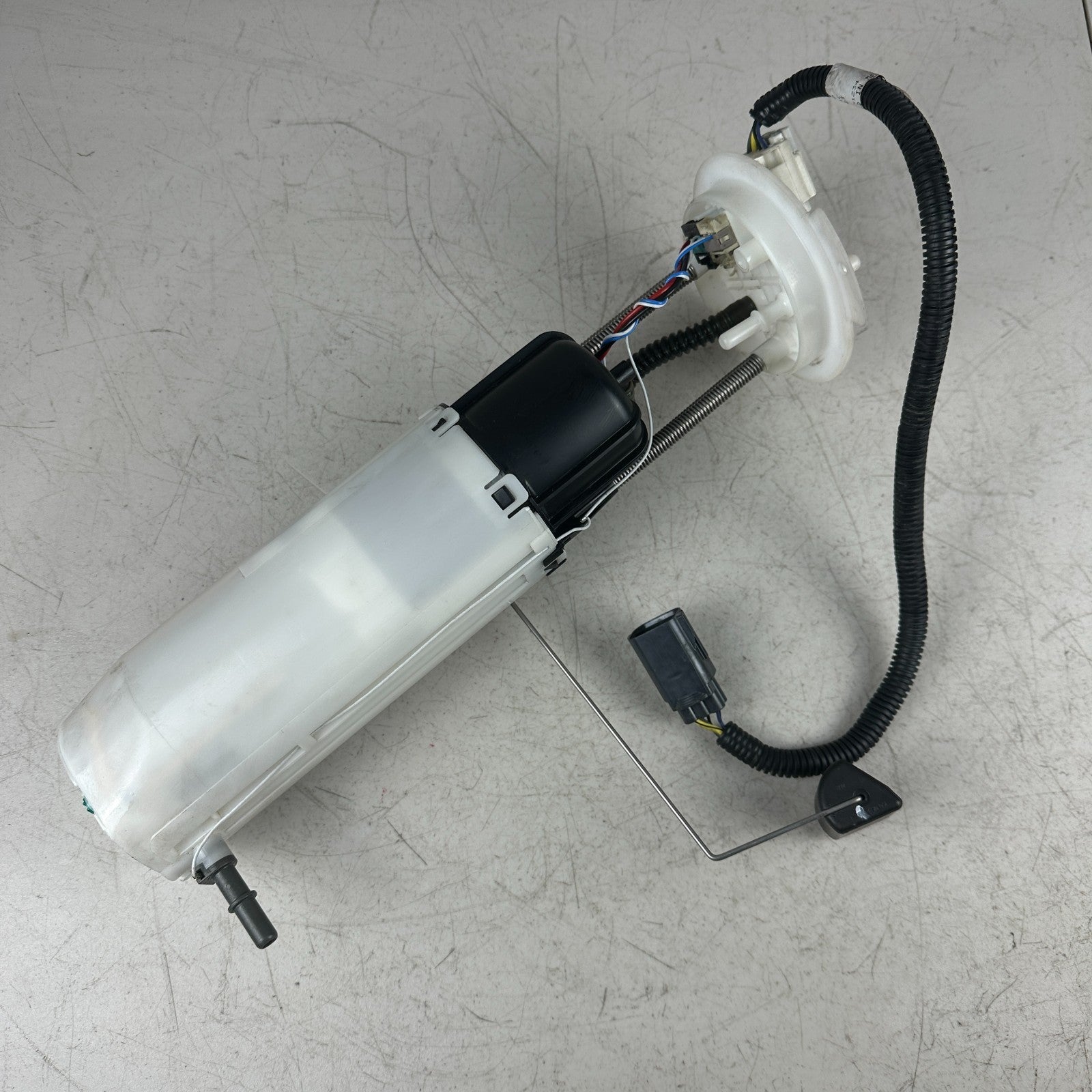 2014-2019 CHEVROLET CORVETTE C7 STINGRAY TANK MOUNTED FUEL PUMP SENDER UNIT OEM