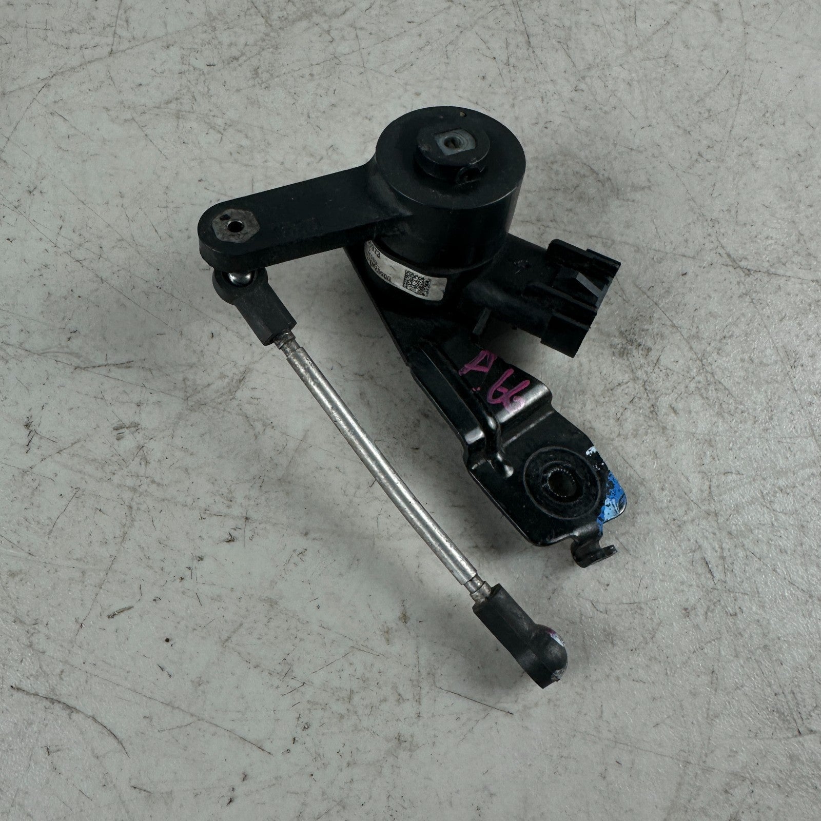 2016-24 CHEVROLET CAMARO REAR LEFT SIDE SUSPENSION RIDE HEIGHT LEVEL SENSOR OEM