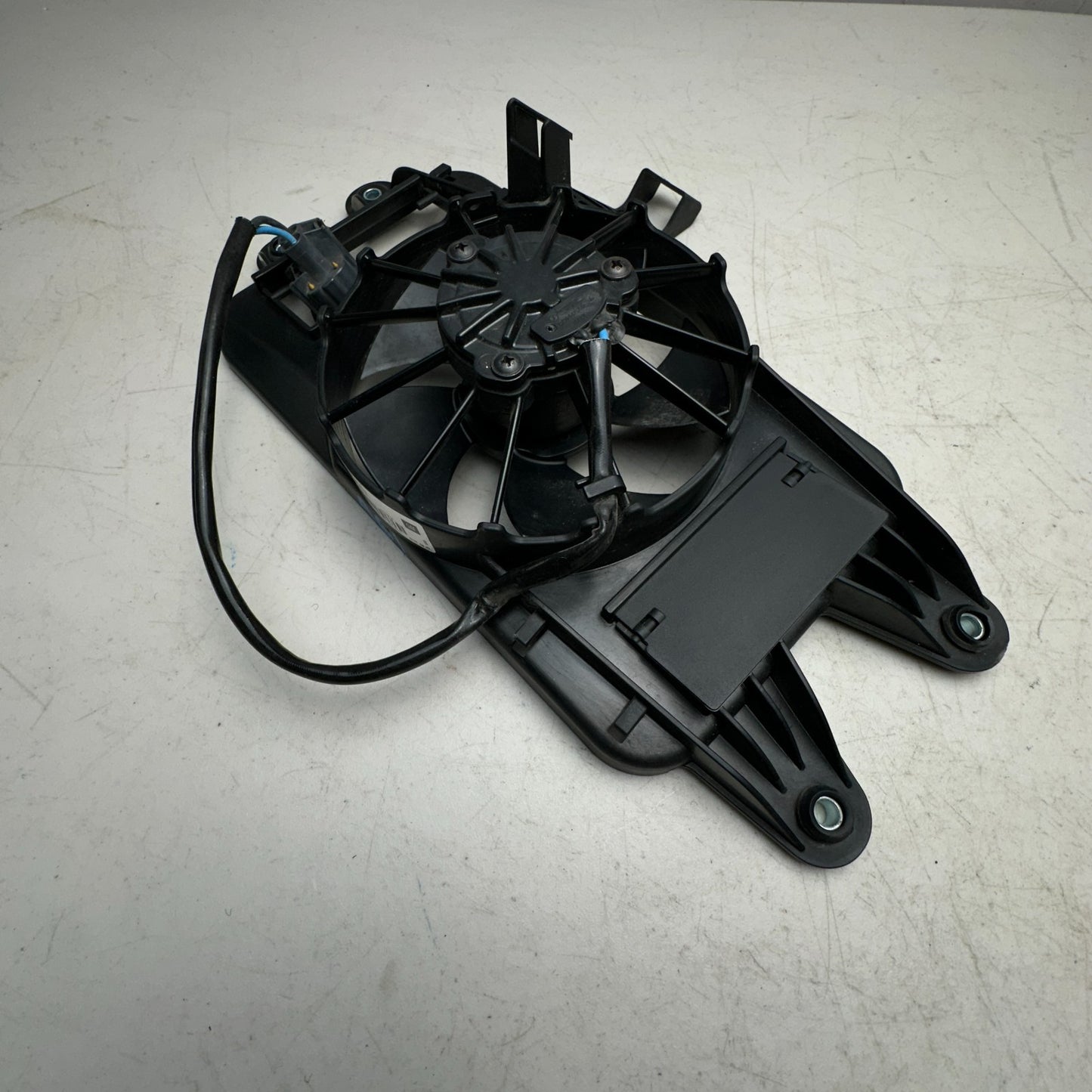14-19 CHEVROLET CORVETTE AUTOMATIC TRANSMISSION COOLING FAN SHROUD ASSEMBLY OEM