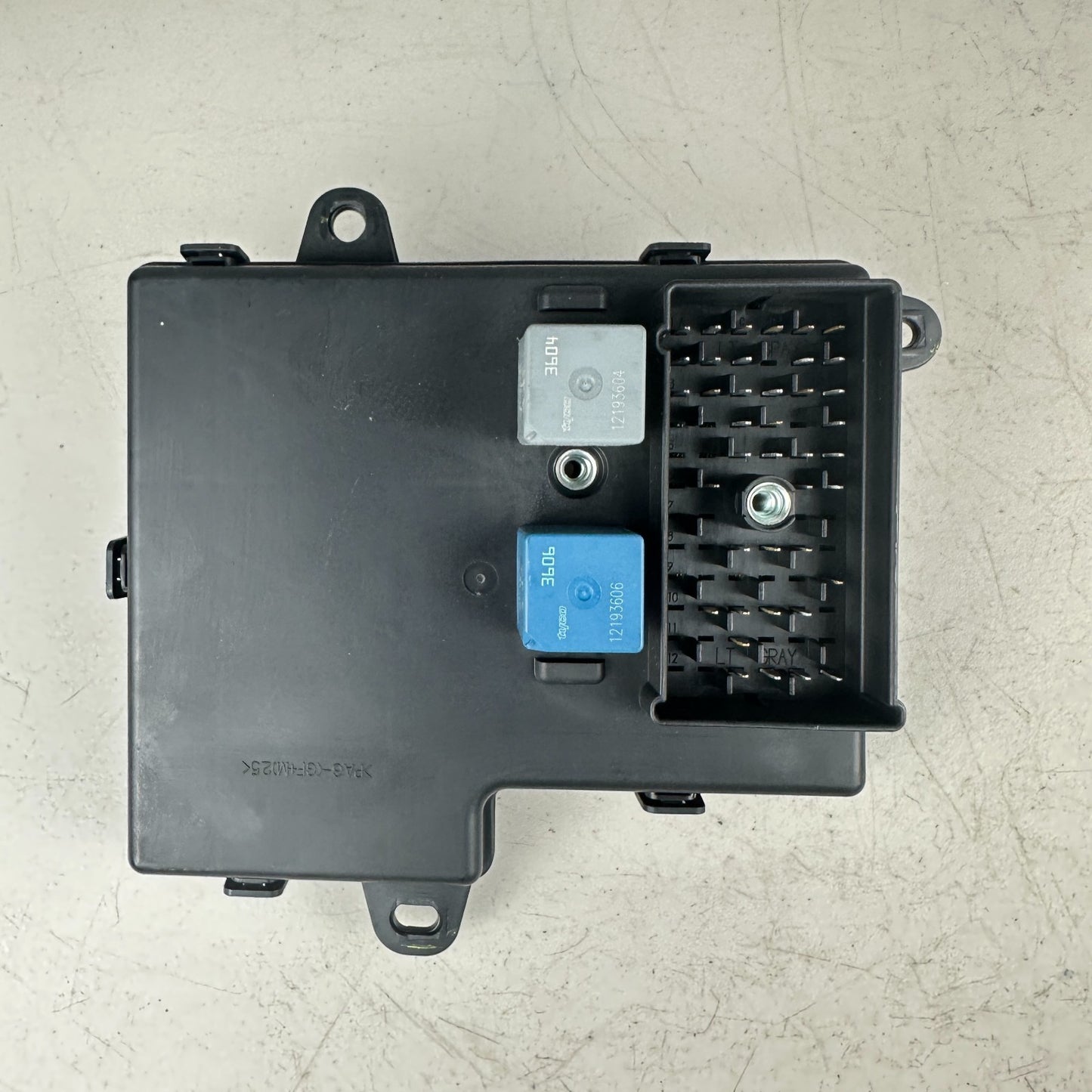06-07 C6 Corvette BCM Fuse Box Junction Block Body Control Module 15916669