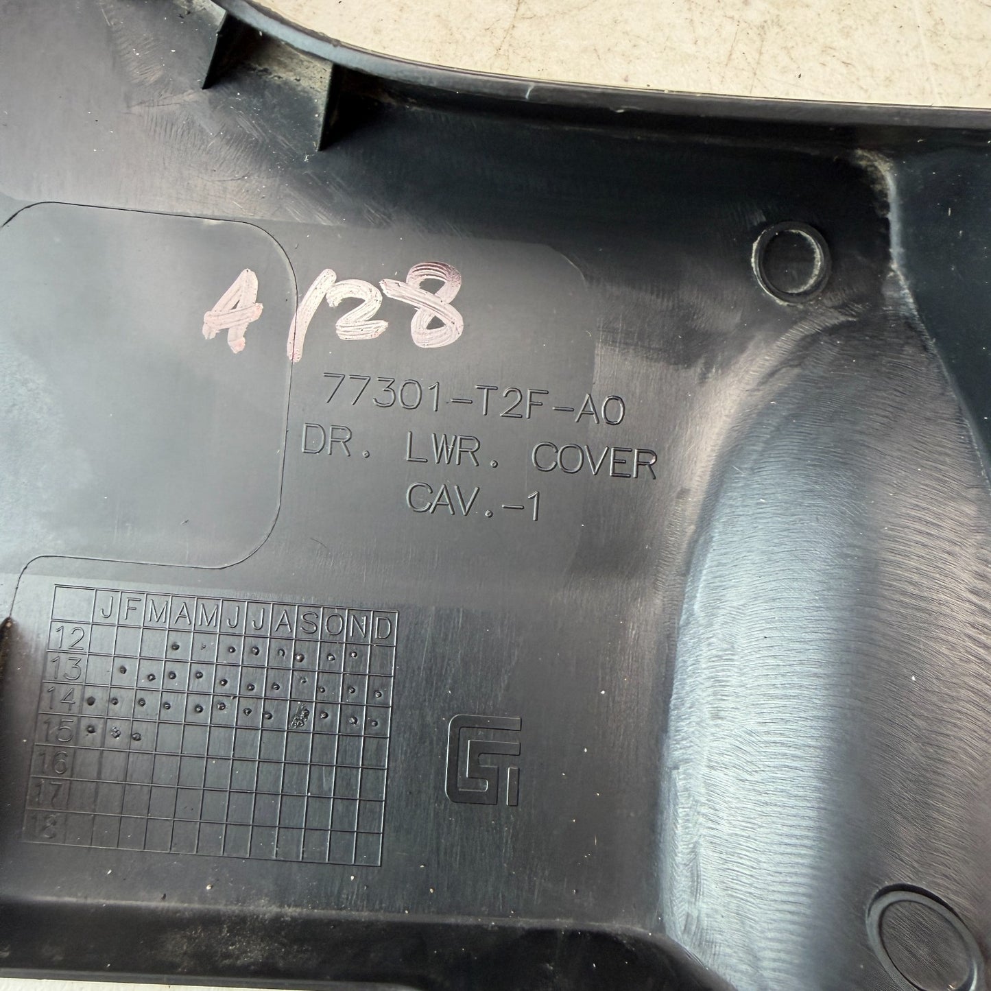 2013-2017 HONDA ACCORD LEFT DRIVER DASH LOWER KNEE COVER TRIM 77301-T2F-A0 OEM