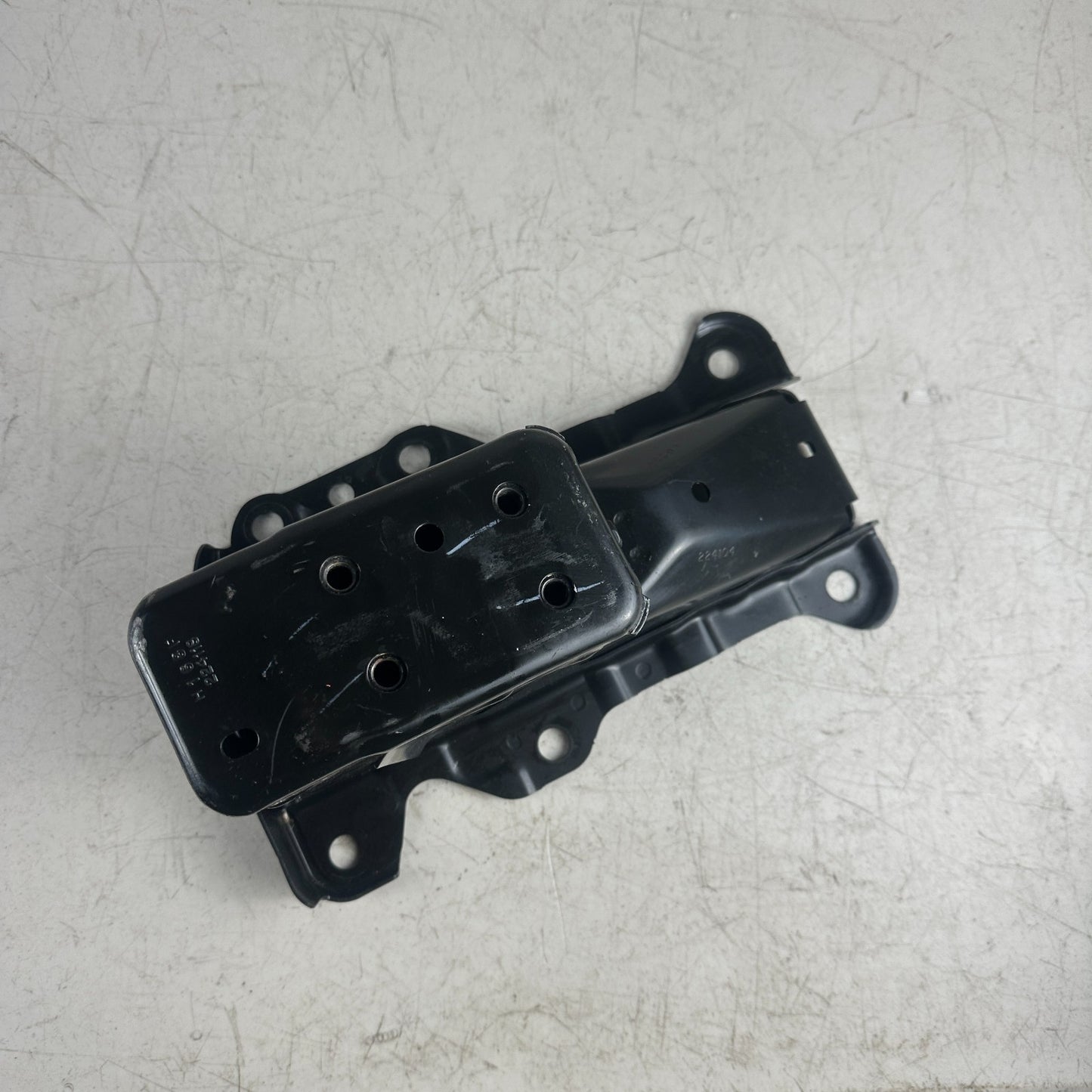 2017-2022 HONDA CR-V CRV FRONT RIGHT BUMPER DRIVER SIDE BAR MOUNT BRACKET OEM