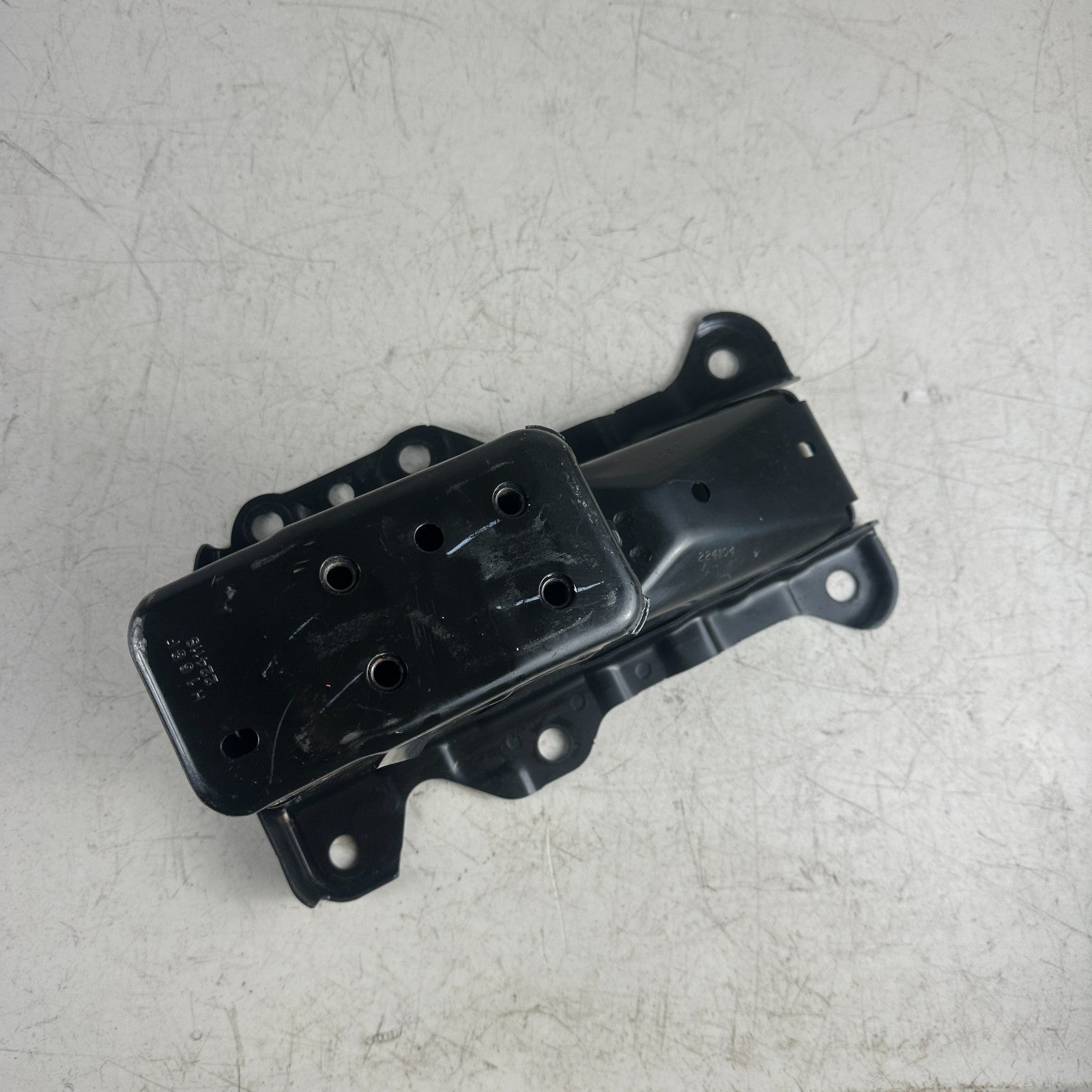 2017-2022 HONDA CR-V CRV FRONT RIGHT BUMPER DRIVER SIDE BAR MOUNT BRACKET OEM