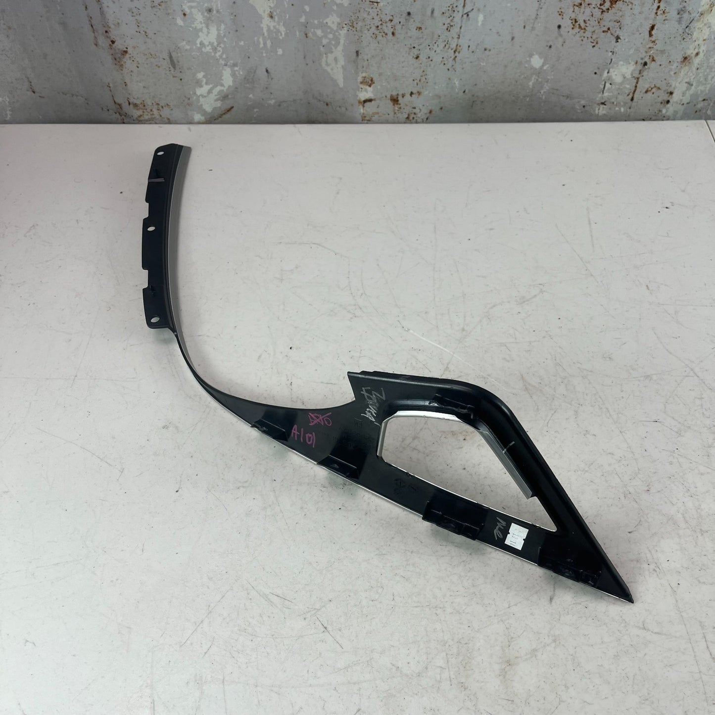 2014-2019 CHEVROLET CORVETTE DASHBOARD INSTRUMENT PANEL BEZEL TRIM MOLDING OEM