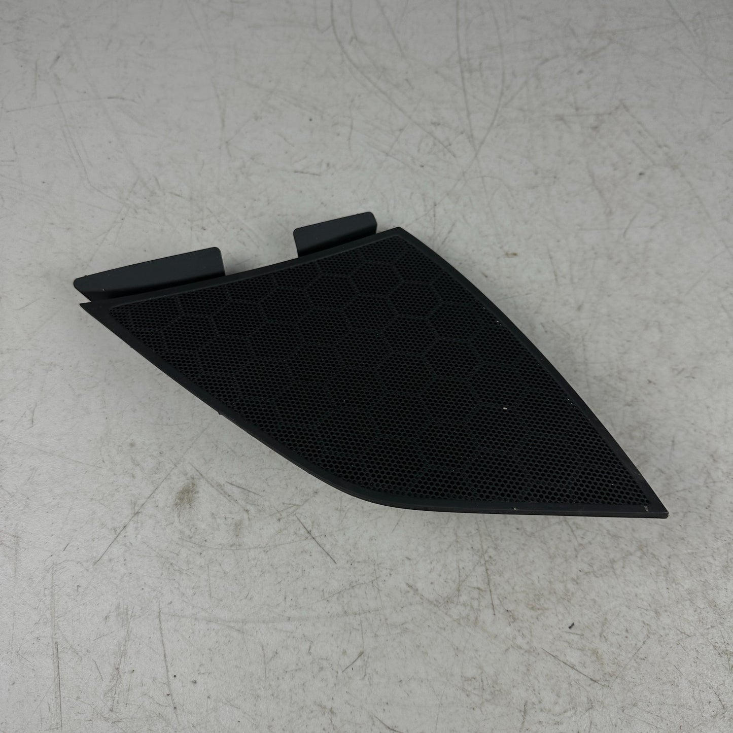 2014-2019 CHEVY CORVETTE LEFT DRIVER UPPER DASH SPEAKER TWEETER COVER TRIM OEM