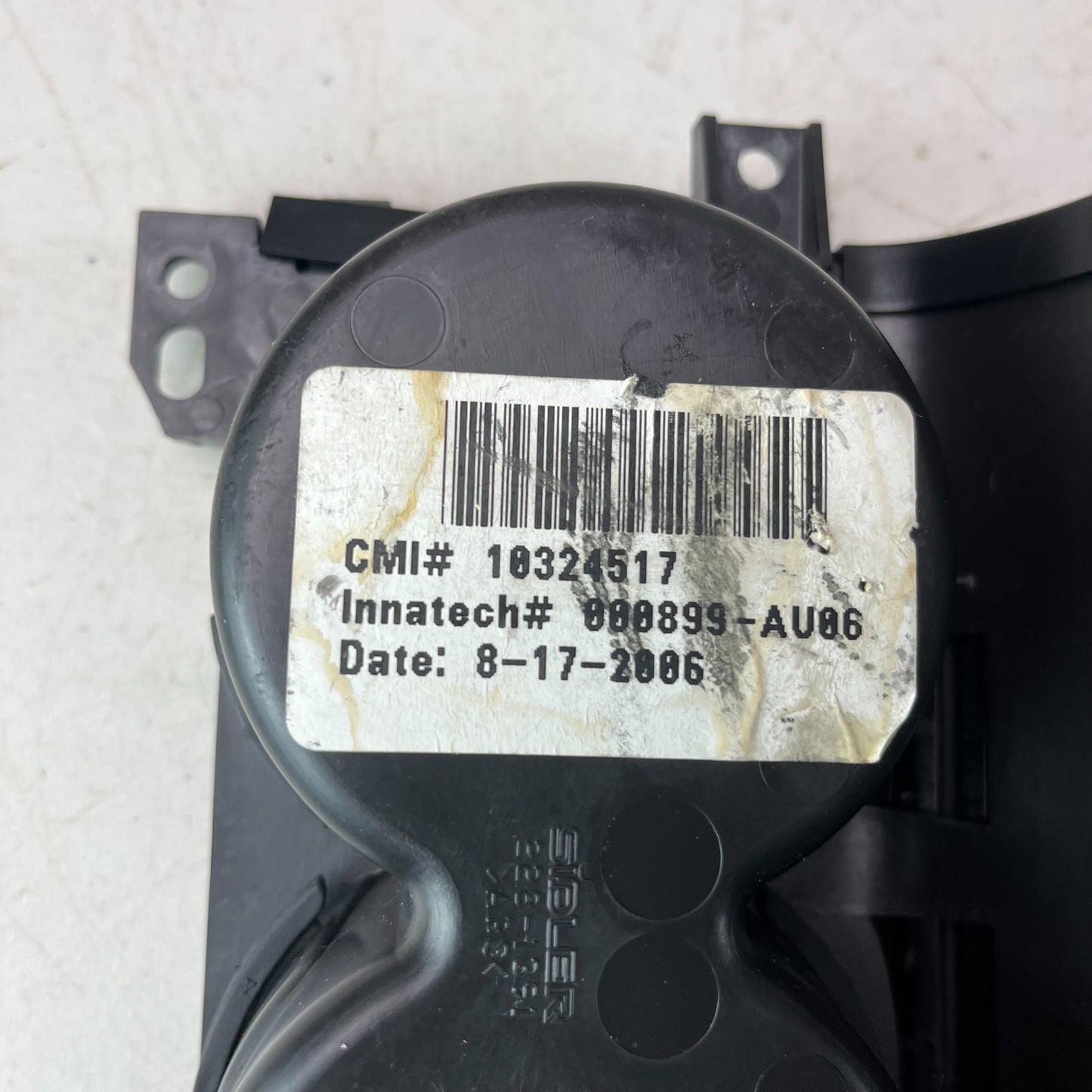 2005-2013 CHEVROLET CORVETTE C6 CENTER CONSOLE DUAL CUP HOLDER ASSY OEM 10324517