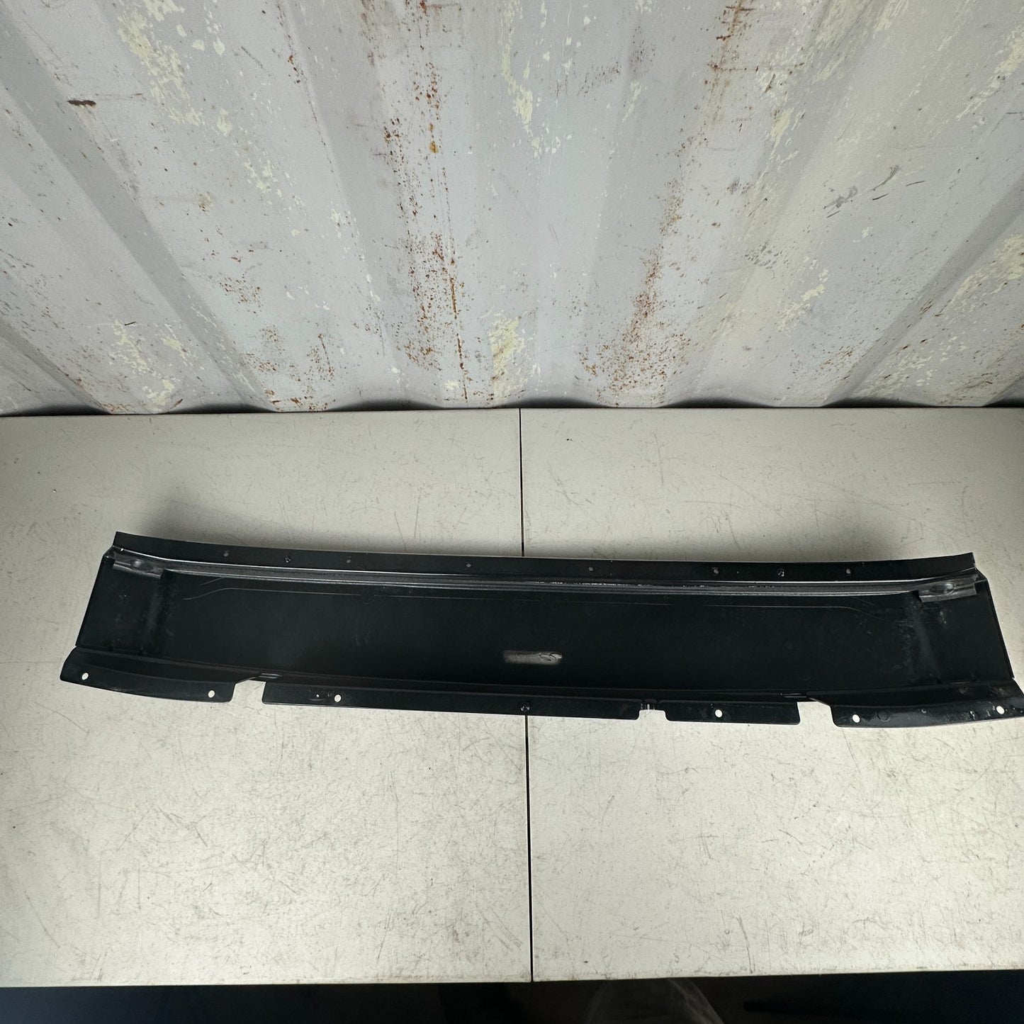 2014-2019 CHEVROLET CORVETTE C7 REAR ROOF EXTENSION COVER PANEL 23316884 OEM
