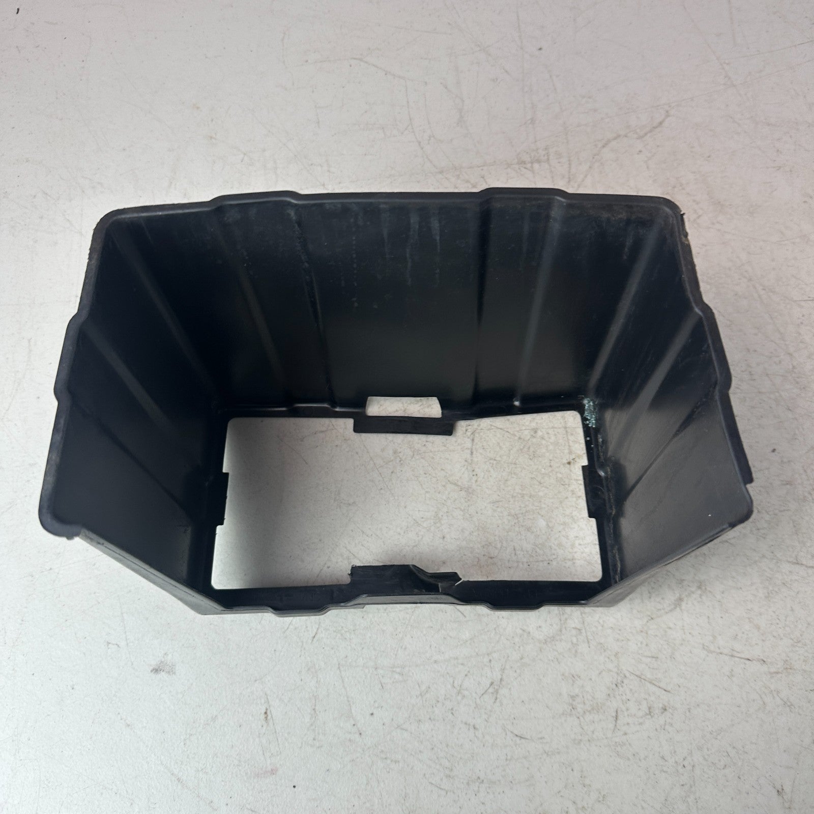 2017 - 2022 HONDA CR-V FRONT LOWER BATTERY HOLDER TRAY COVER BOX 31531-SNA OEM