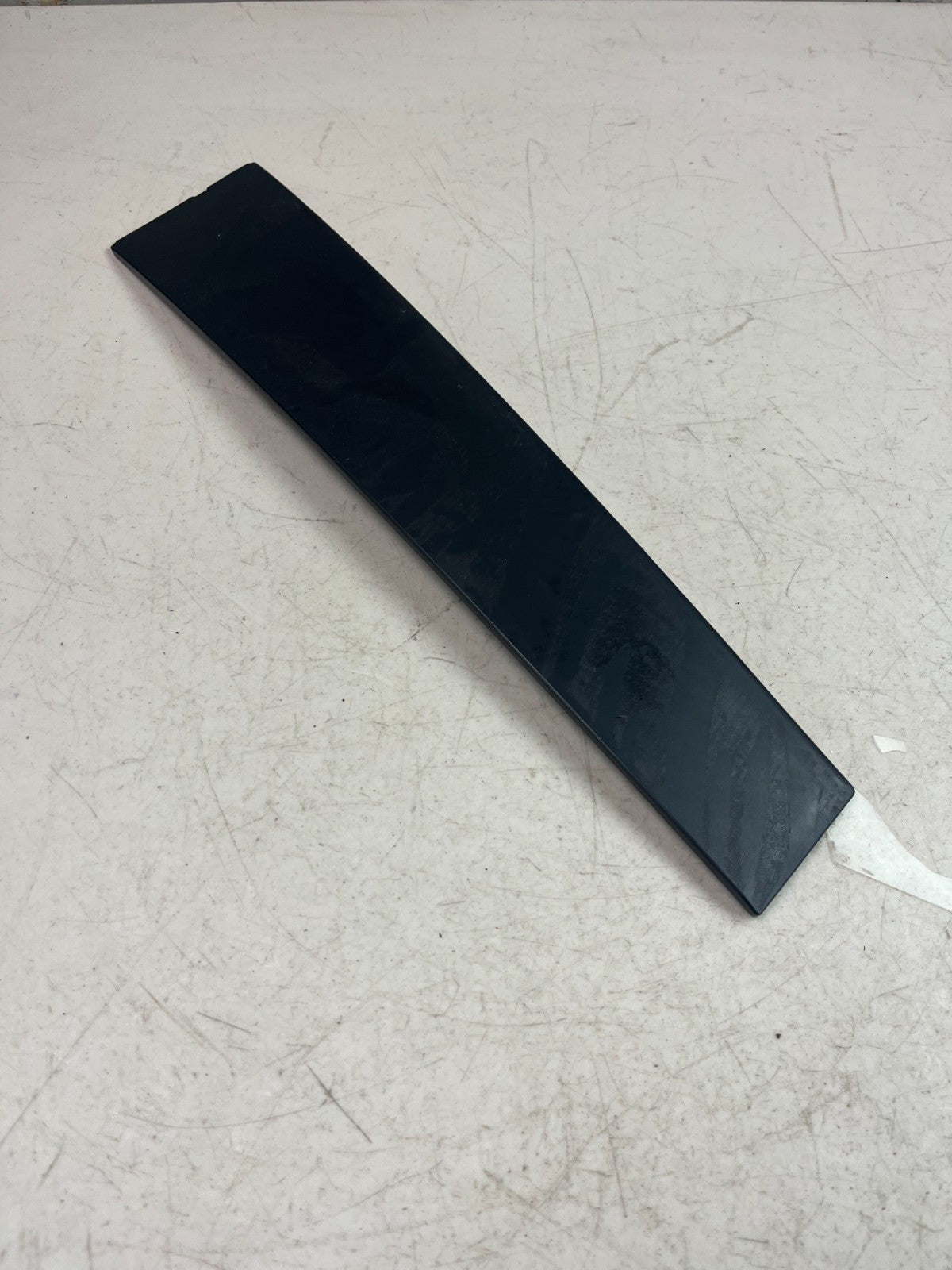 2020-2025 TOYOTA COROLLA FRONT LEFT SIDE DOOR WINDOW GLASS MOLDING TRIM OEM