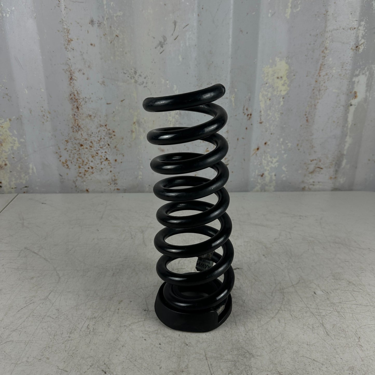 2016-2024 CHEVROLET CAMARO REAR LEFT OR RIGHT SIDE SUSPENSION COIL SPRING OEM