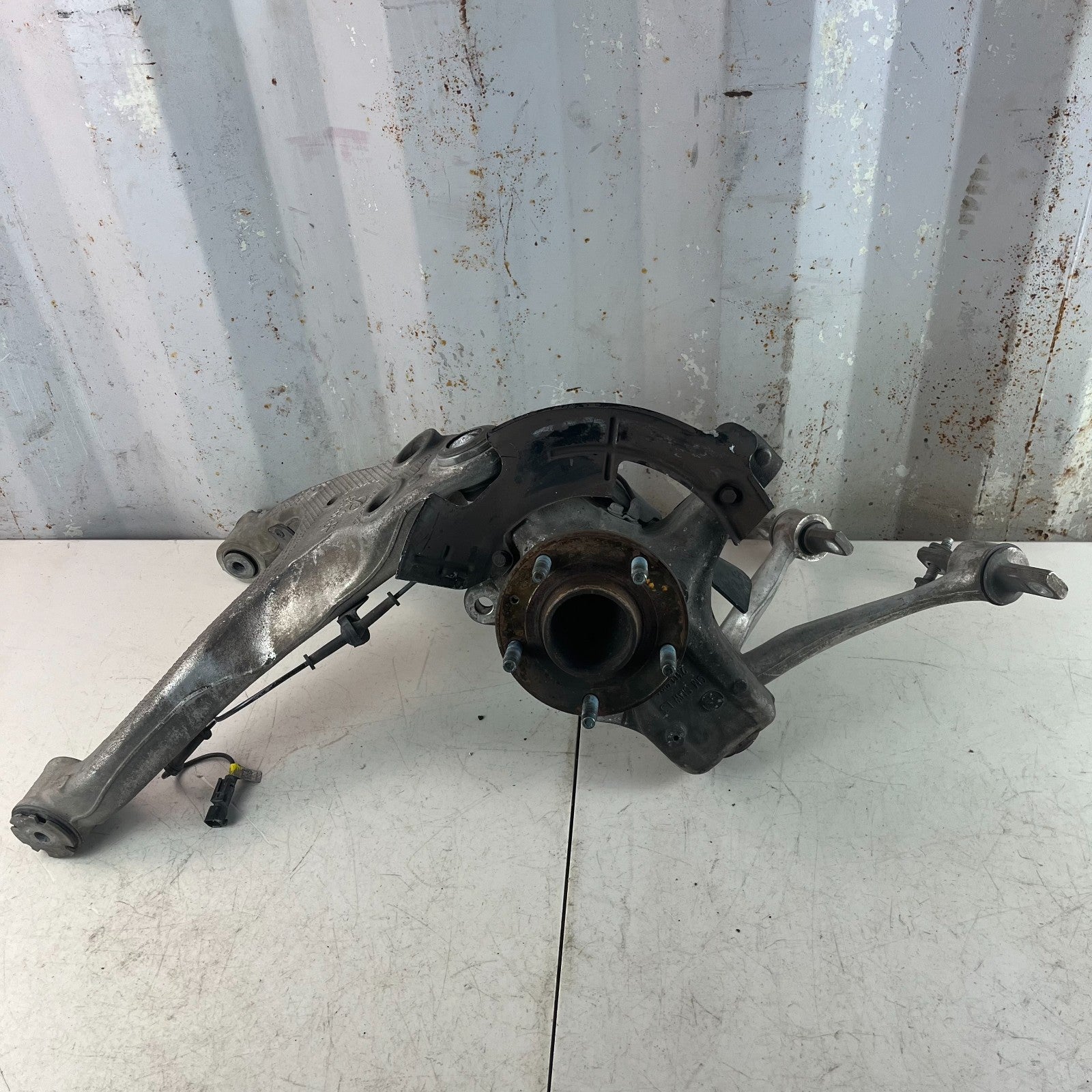 2014-2019 CHEVROLET CORVETTE FRONT LEFT DRIVER SIDE SUSPENSION KNEE ASSEMBLY OEM