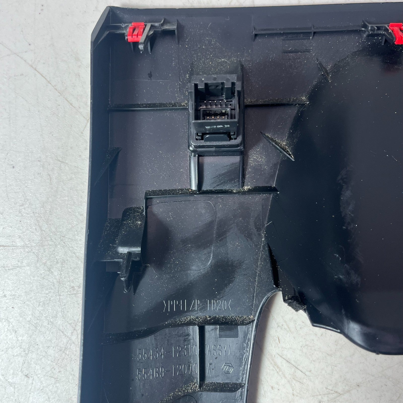 2019 - 2022 TOYOTA COROLLA DASH LEFT SIDE STEERING COLUMN LOWER COVER PANEL OEM