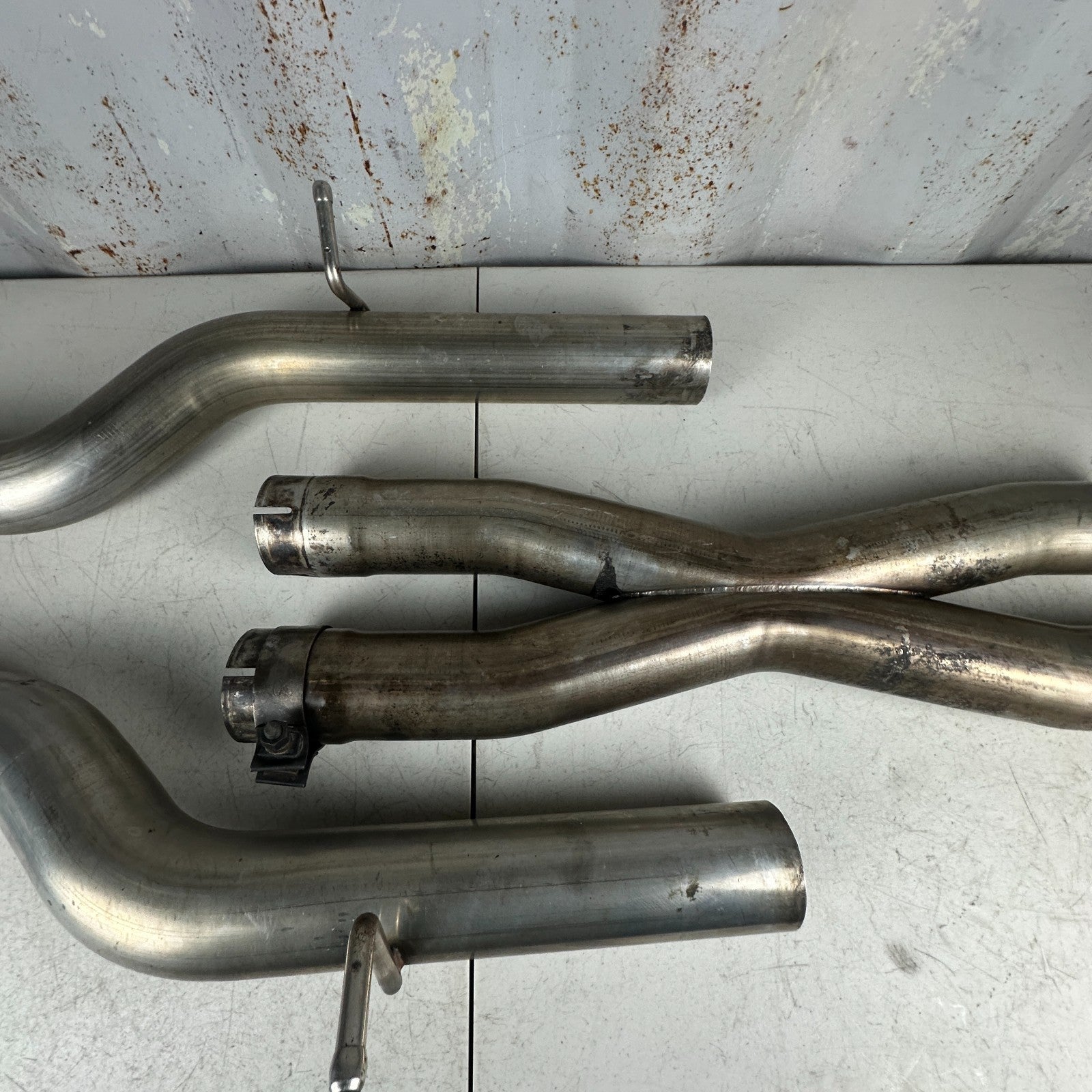 2016-2024 CHEVROLET CAMARO LOWER EXHAUST X PIPE ASSEMBLY OEM