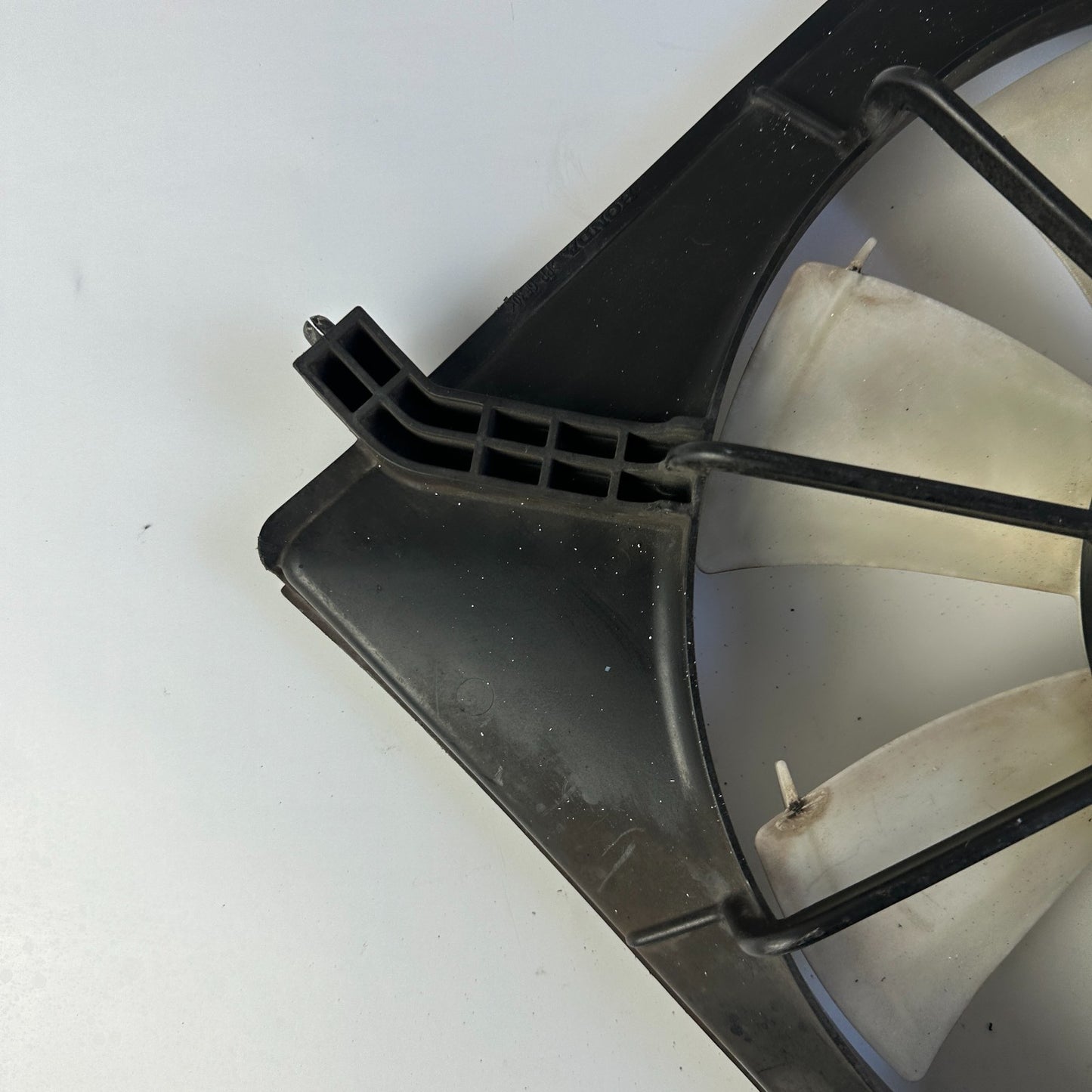 2013-2017 HONDA ACCORD ENGINE RADIATOR COOLING FAN BLADE MOTOR ASSEMBLY OEM