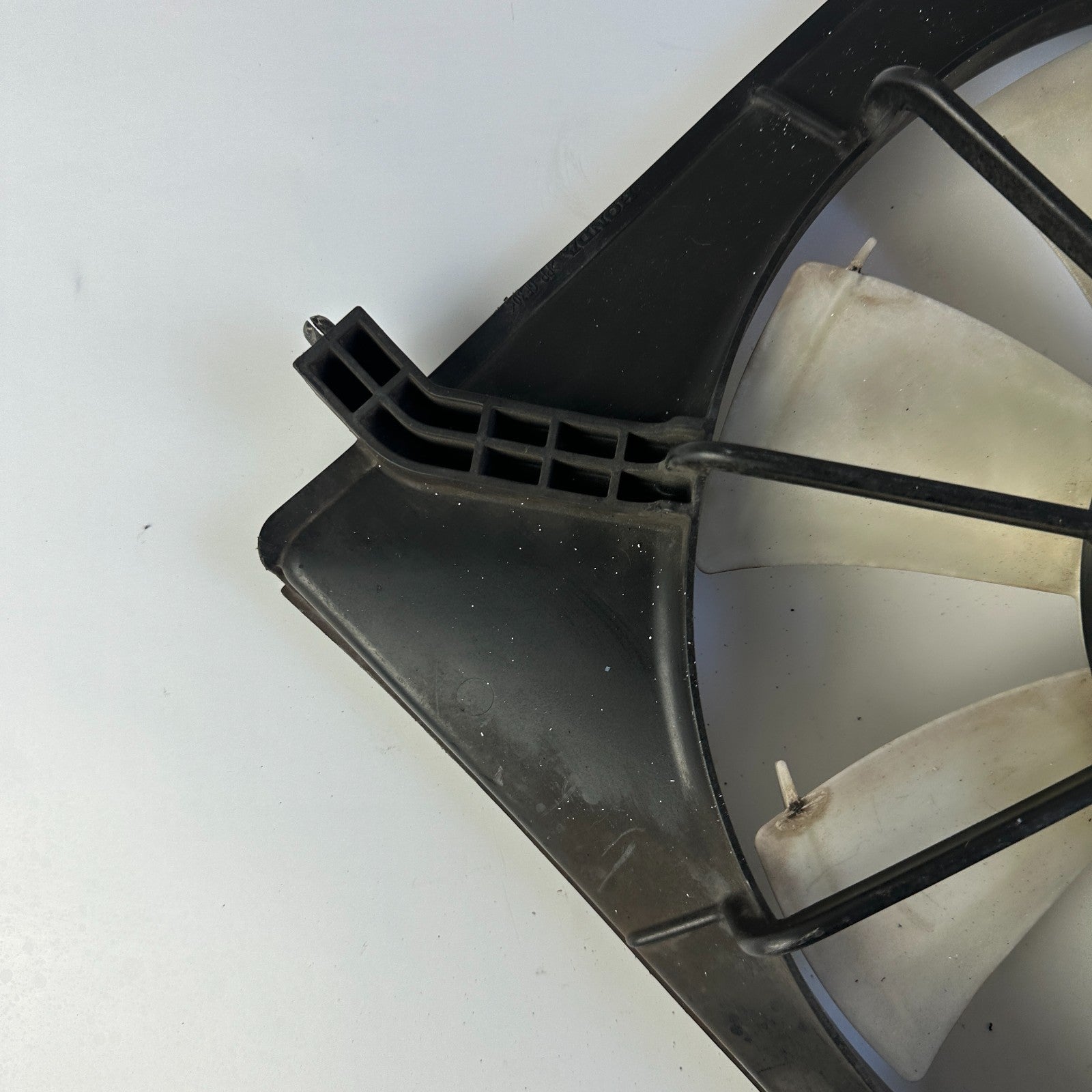 2013-2017 HONDA ACCORD ENGINE RADIATOR COOLING FAN BLADE MOTOR ASSEMBLY OEM