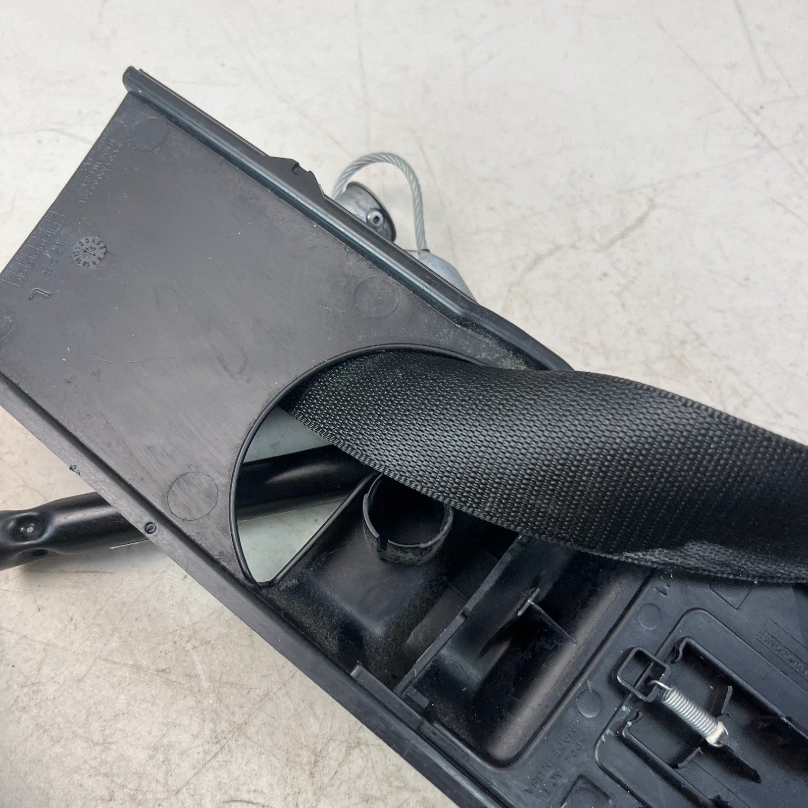 2015-2021 MERCEDES C300 FRONT RIGHT SEATBELT SEAT BELT RETRACTOR BLACK 630146500