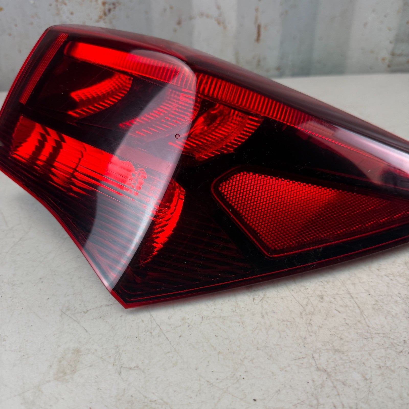 2018-2020 ACURA TLX REAR RIGHT PASSENGER SIDE OUTER TAIL LIGHT TAILLIGHT LAMP