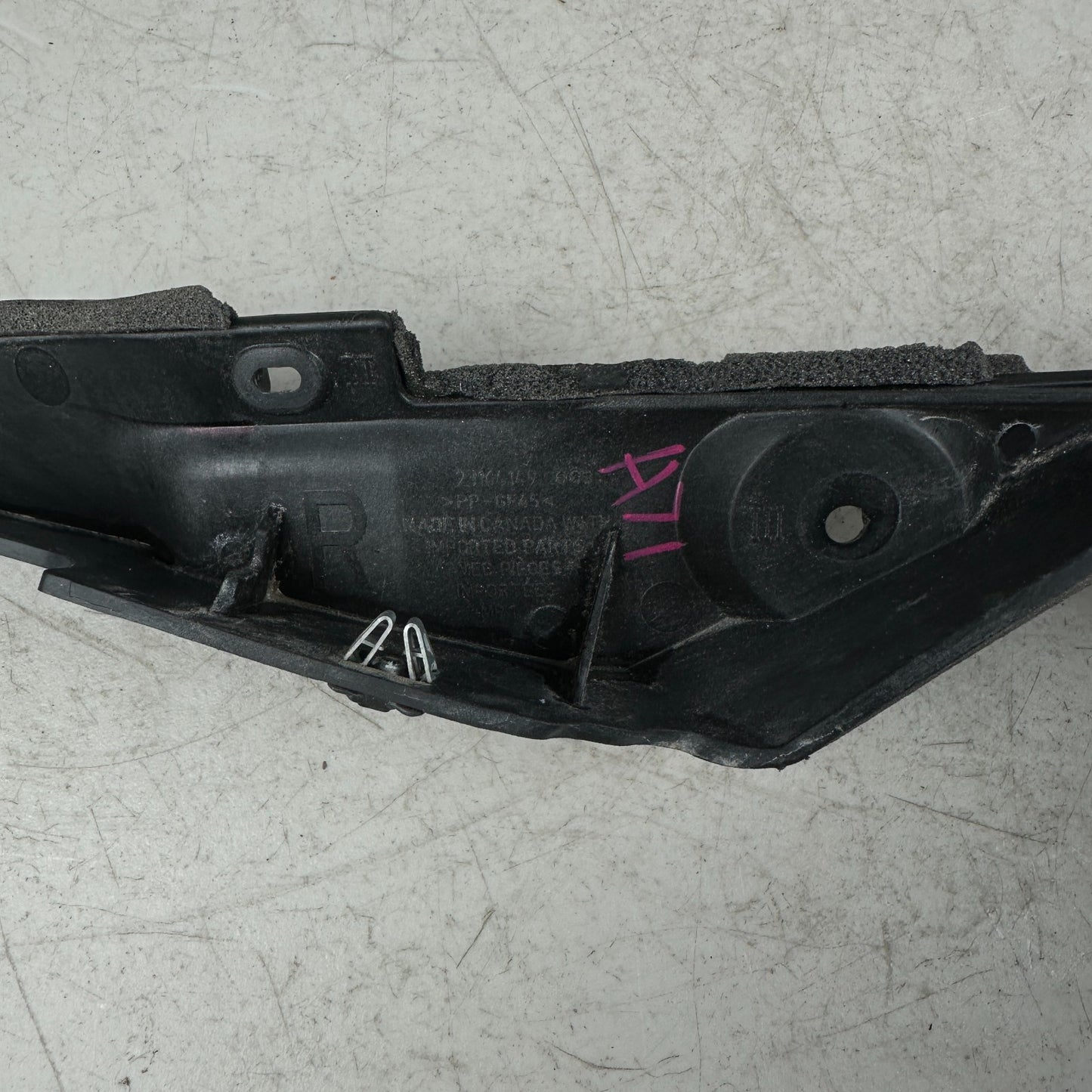 14-19 CORVETTE RIGHT PASSENGER SIDE A-PILLAR WINDSHIELD FRAME LOWER BRACKET OEM