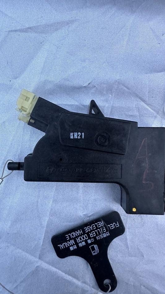 15-19 HYUNDAI SONATA Fuel Gas Door Lock Release Handle Actuator