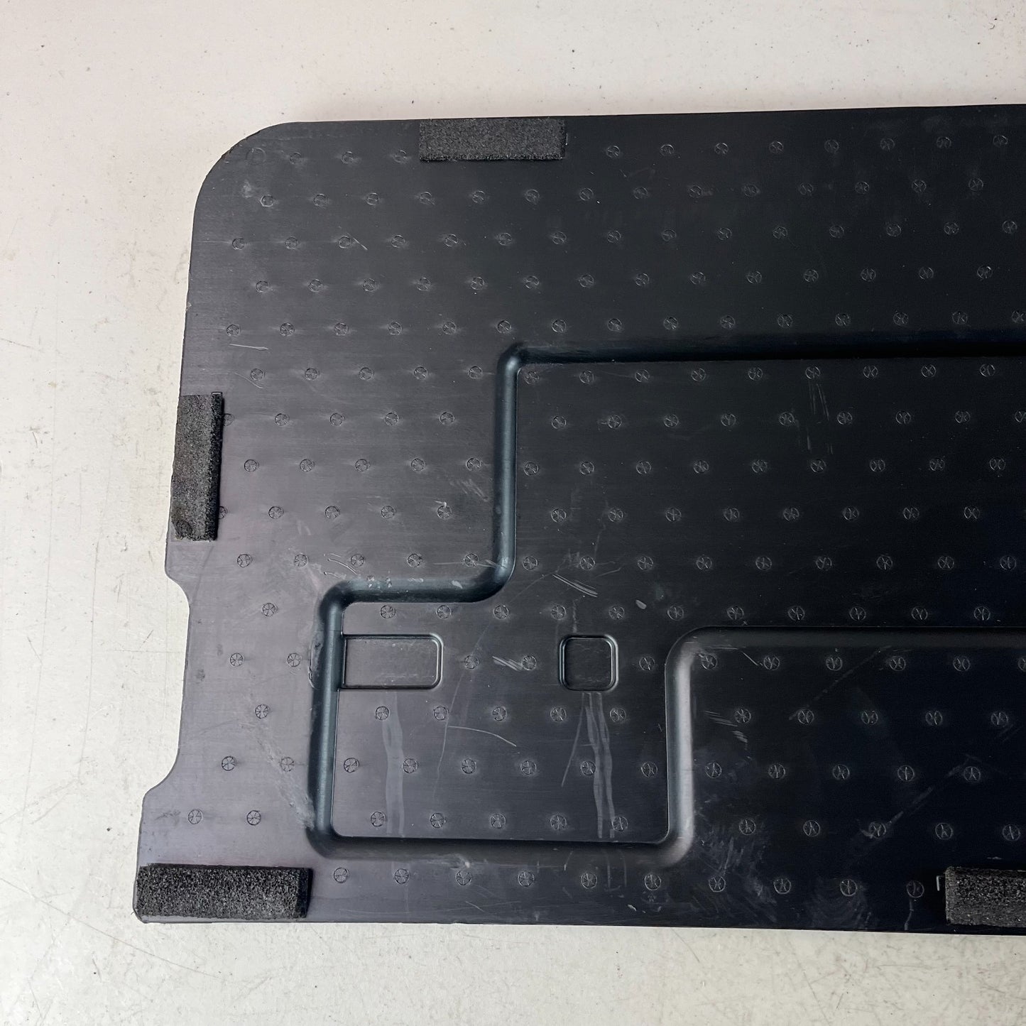 2014-2019 CHEVROLET CORVETTE REAR FLOOR CARGO STORAGE COMPARTMENT LID 23302169