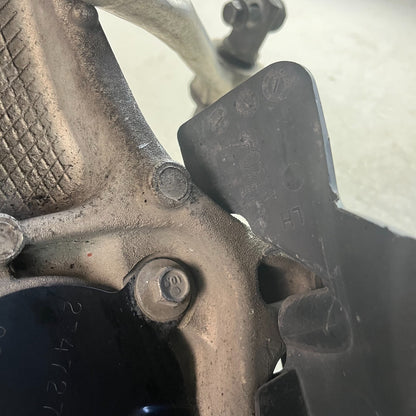 2014-2019 CHEVROLET CORVETTE FRONT LEFT DRIVER SIDE SUSPENSION KNEE ASSEMBLY OEM
