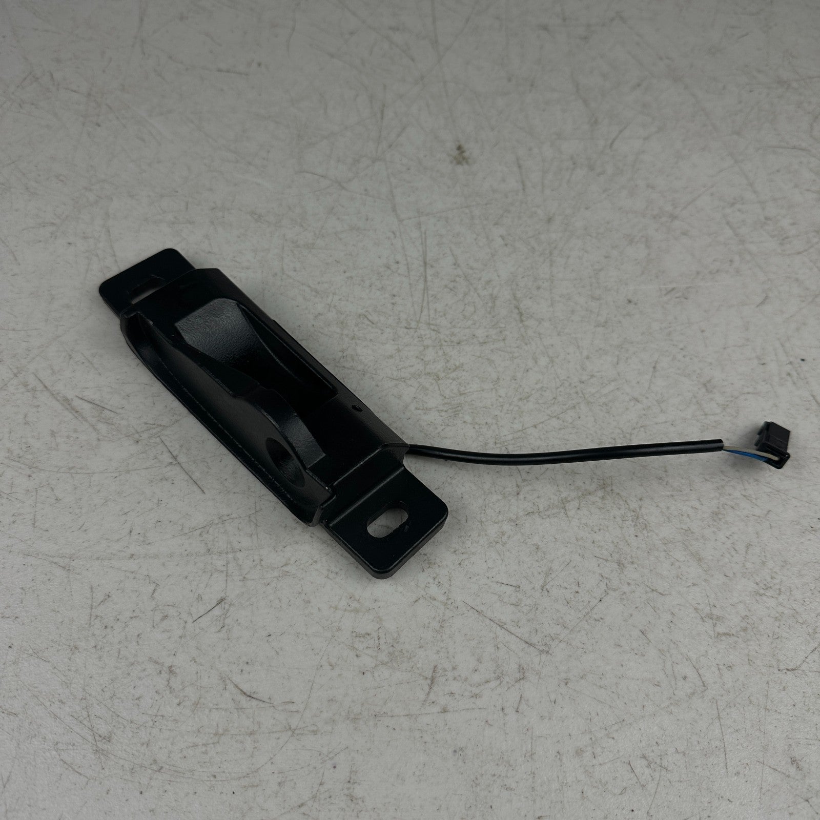 2014-2019 CHEVROLET CORVETTE REMOVABLE HARD TOP ROOF PANEL LEFT SIDE STRIKER OEM