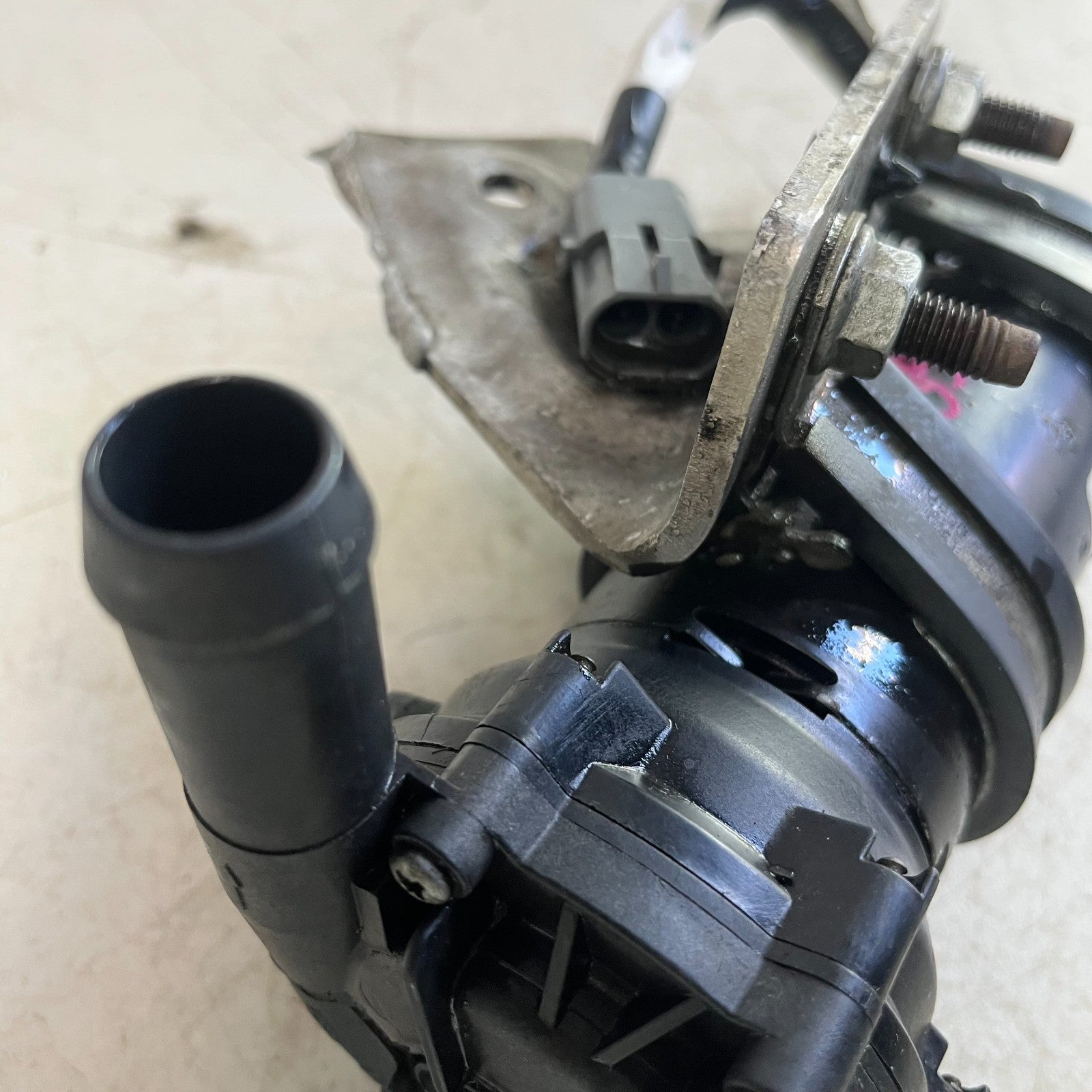 2008-2015 CADILLAC CTS-V ELECTRIC AUXILIARY HEATER WATER PUMP 0392022006 OEM