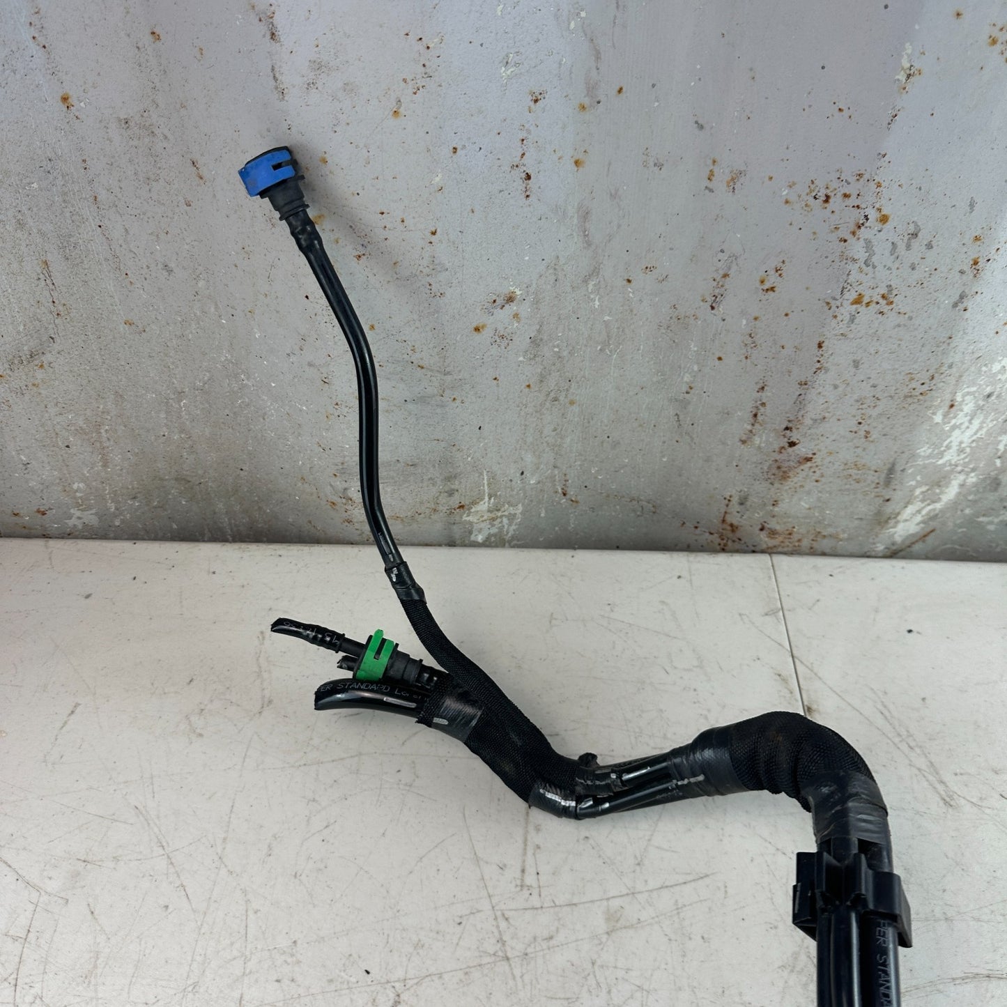 2011-2017 DODGE CHALLENGER FUEL VAPOR CHARCOAL EVAPORATOR CANISTER 68231653AA