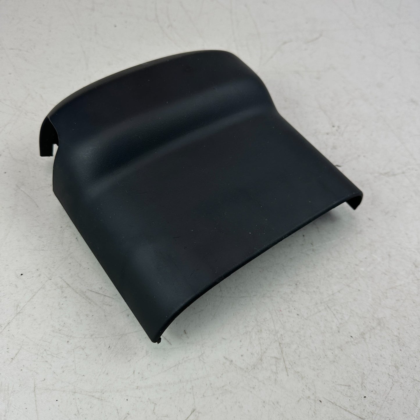 14-19 CHEVROLET CORVETTE C7 STEERING COLUMN HOUSING PLASTIC UPPER COVER TRIM OEM