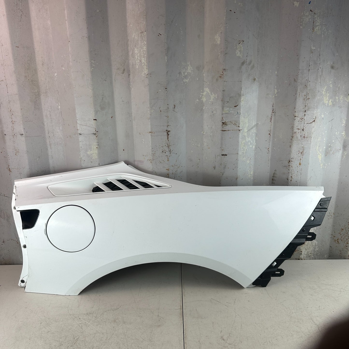2014-2019 CHEVROLET CORVETTE C7 REAR LEFT SIDE QUARTER PANEL ASSEMBLY WHITE OEM