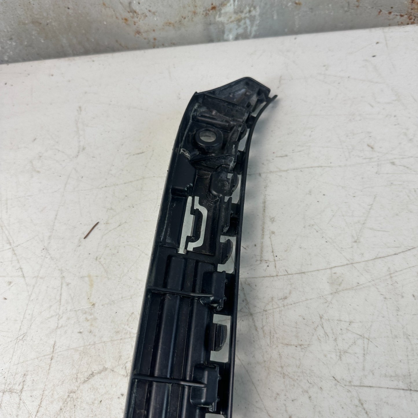 2015-2021 MERCEDES C300 REAR RIGHT BUMPER MOUNT HOLDER BRACKET A2058801802 OEM