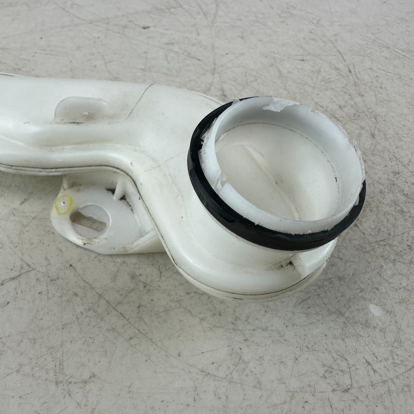2016–2024 CHEVROLET CAMARO WINDSHIELD WASHER FLUID FILLER NECK TUBE OEM 23133253