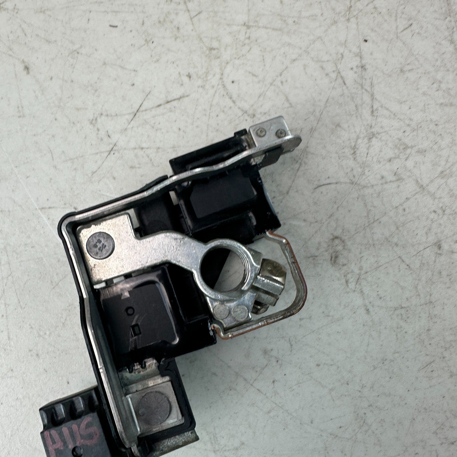 2015-2021 MERCEDES C300 BATTERY TERMINAL CURRENT SENSOR CONNECTOR A2469067901
