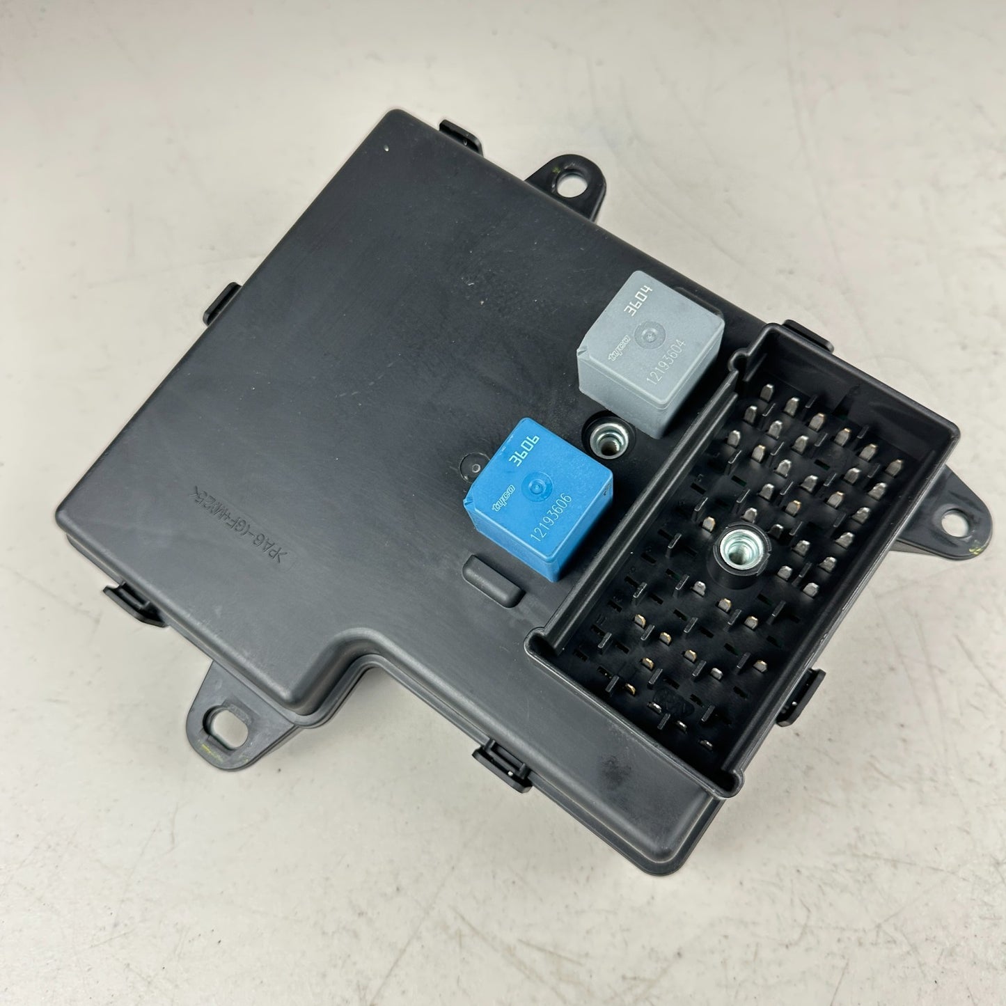 06-07 C6 Corvette BCM Fuse Box Junction Block Body Control Module 15916669