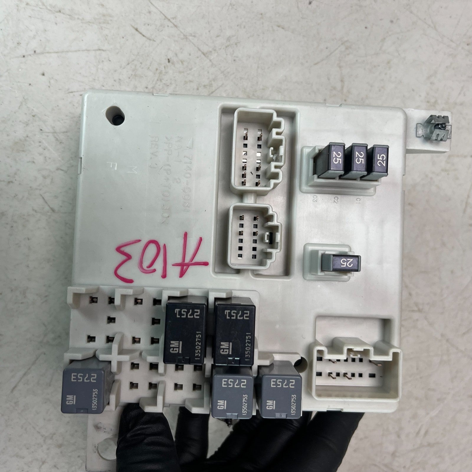 08-14 CADILLAC CTS-V INTERIOR CABIN FUSE BOX RELAY JUNCTION BLOCK 7140-5031 OEM