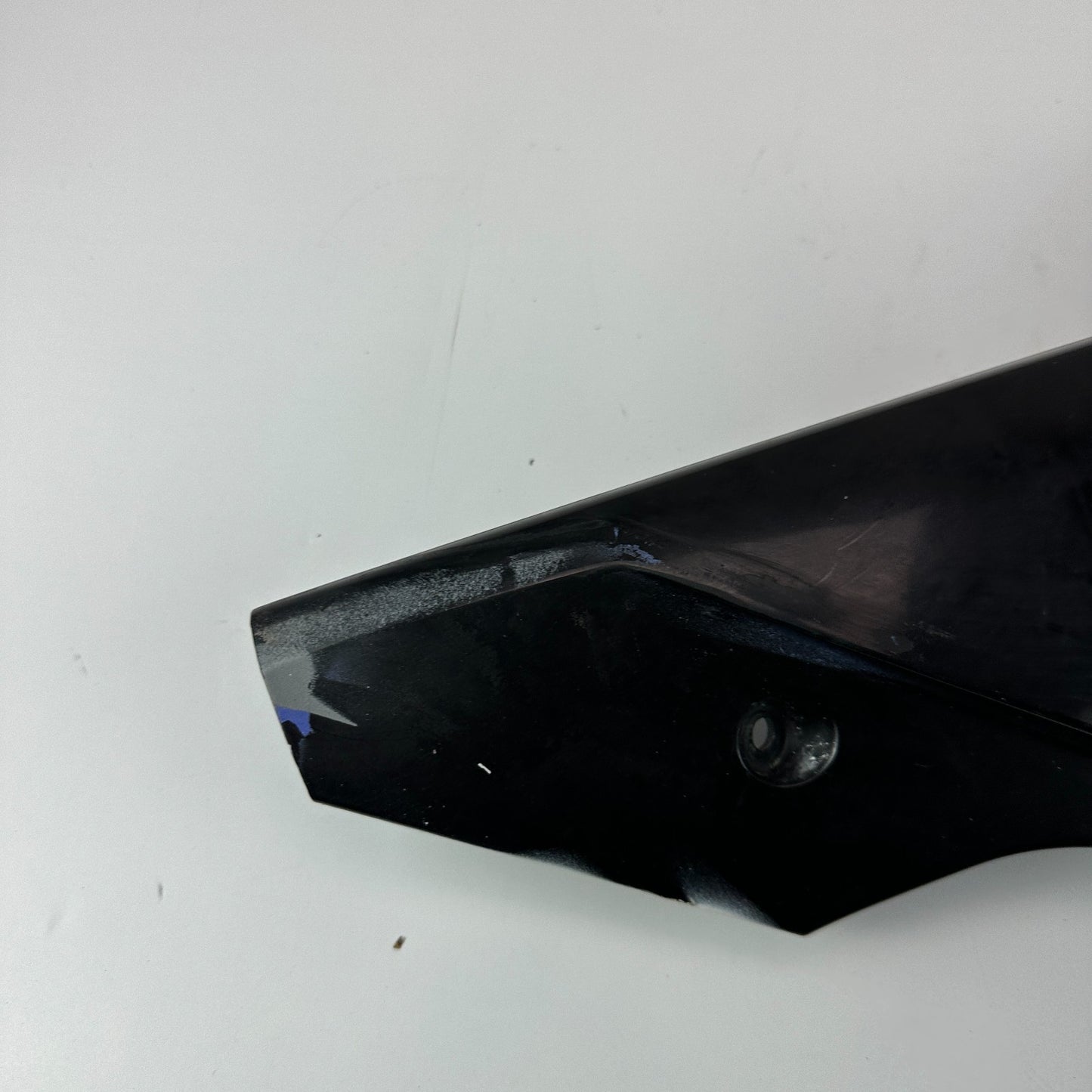 2005-2013 CHEVROLET CORVETTE C6 FRONT LEFT SIDE DOOR WINDOW A-PILLAR MOLDING OEM