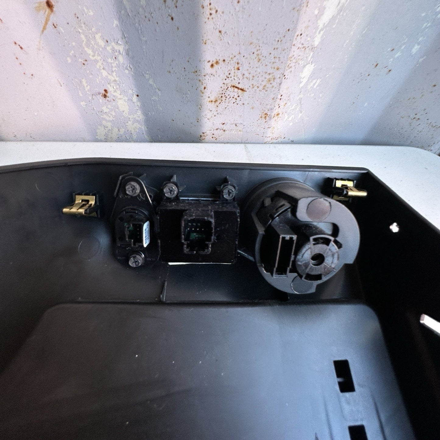 2015-2023 DODGE CHARGER STEERING COLUMN COVER.LO198977DX9AE
