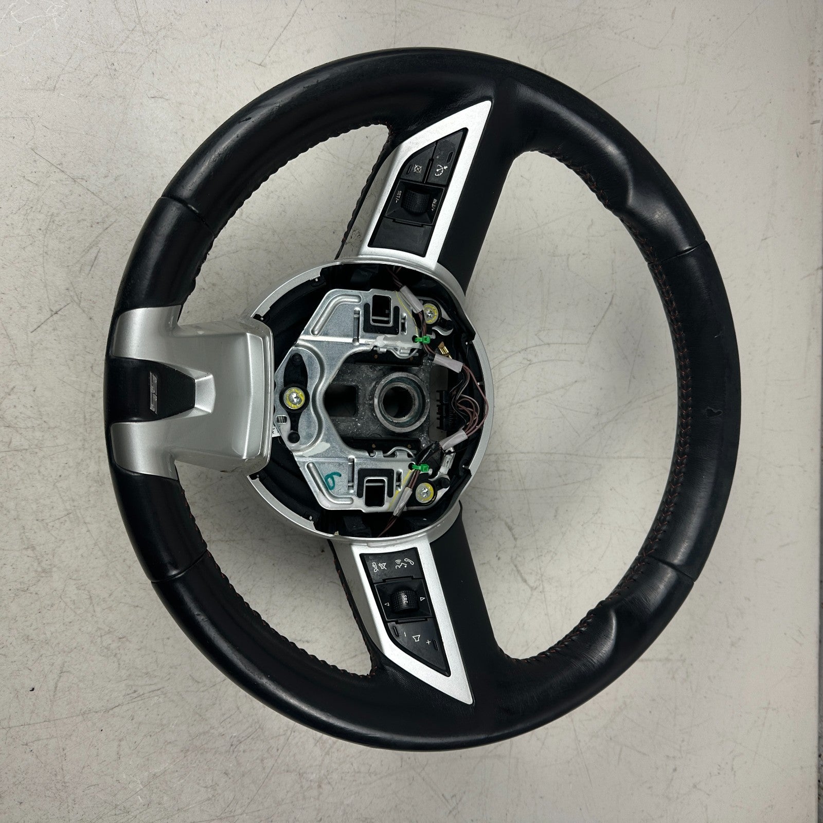 2010-2012 CHEVROLET CAMARO STEERING WHEEL W/ SWITCHES LEATHER BLACK 20945260 OEM