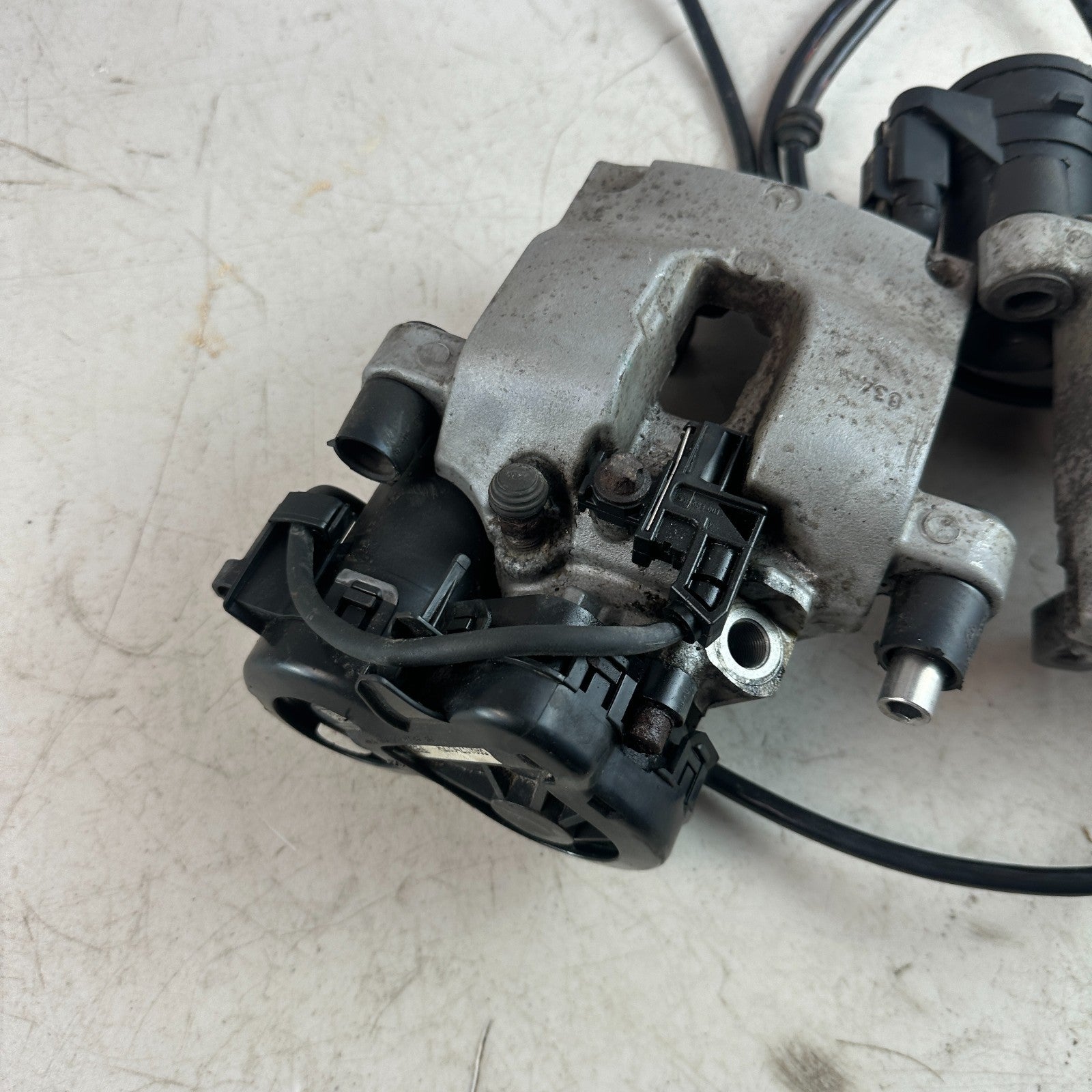2015-2021 MERCEDES W205 C300 REAR LEFT & RIGHT BRAKE CALIPER W/O PADS PAIR OEM